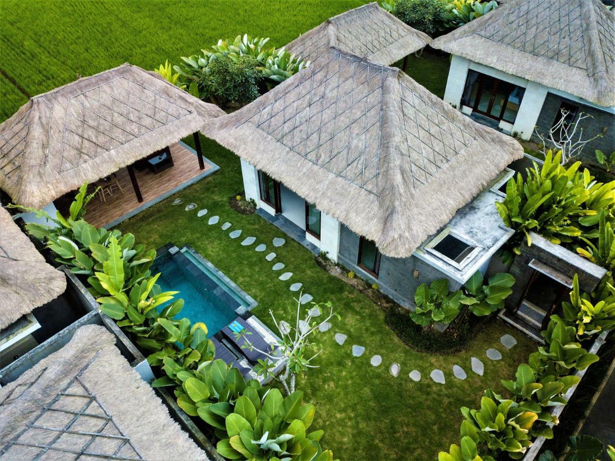 Three Gold Luxury Private *