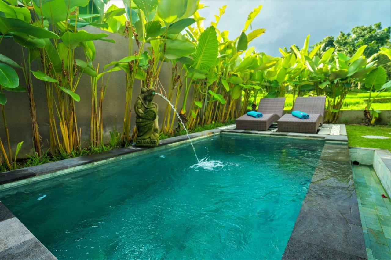 Three Gold Luxury Private