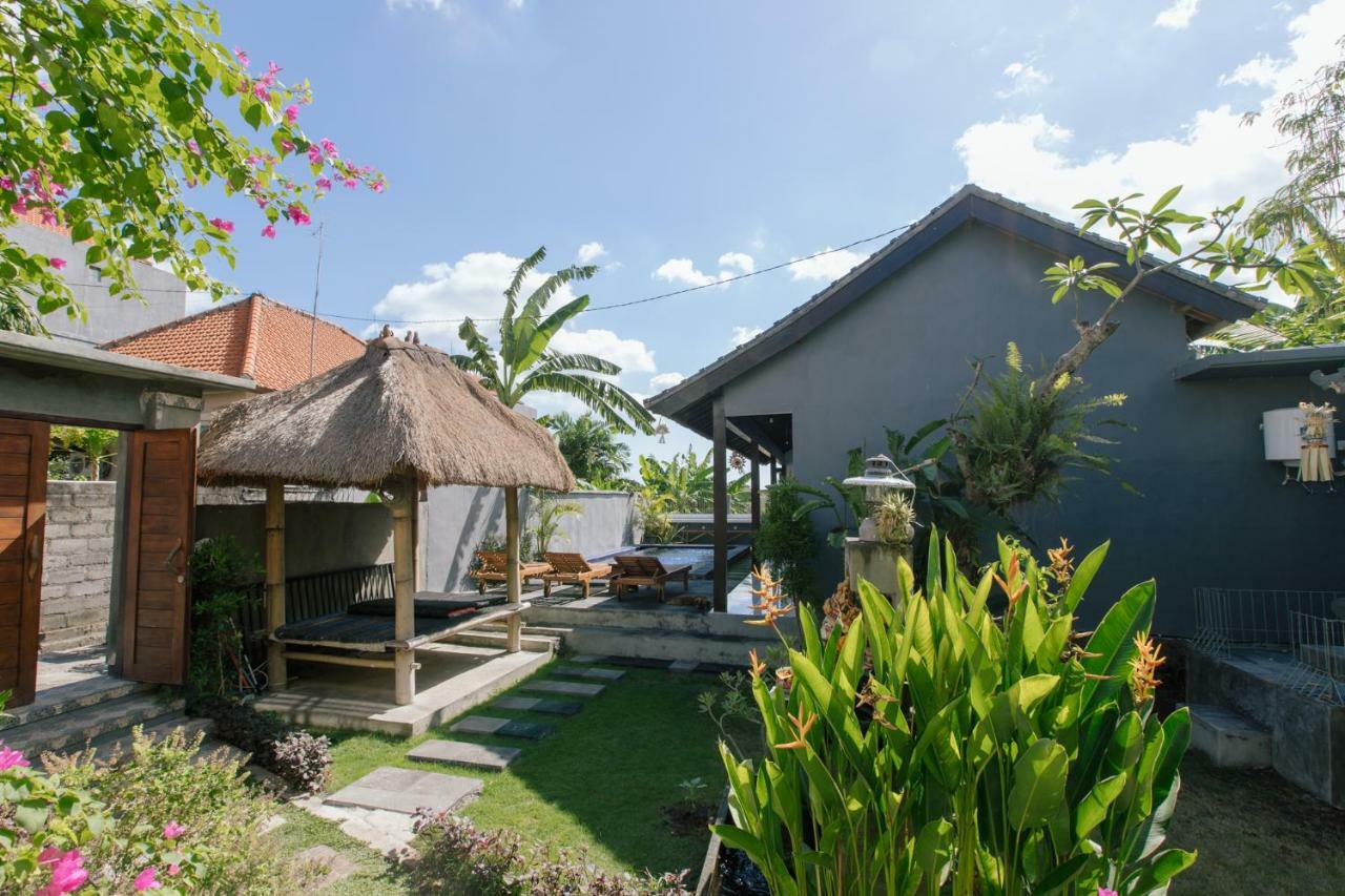 Homestay Pluto House