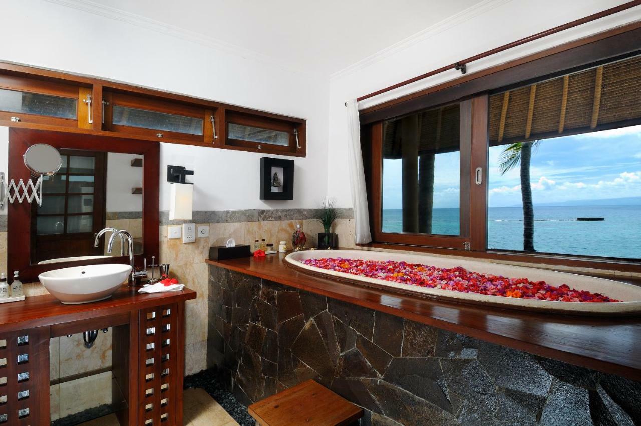 Talia Vashti - Oceanfront With Private Sea Access, Pool & Cook Villa *