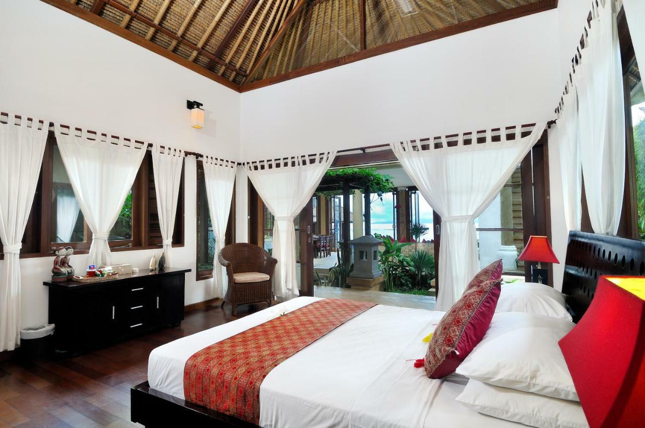 Villa Talia Vashti - Oceanfront With Private Sea Access, Pool & Cook