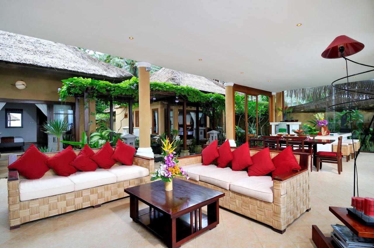Talia Vashti - Oceanfront With Private Sea Access, Pool & Cook Candi Dasa (Bali)