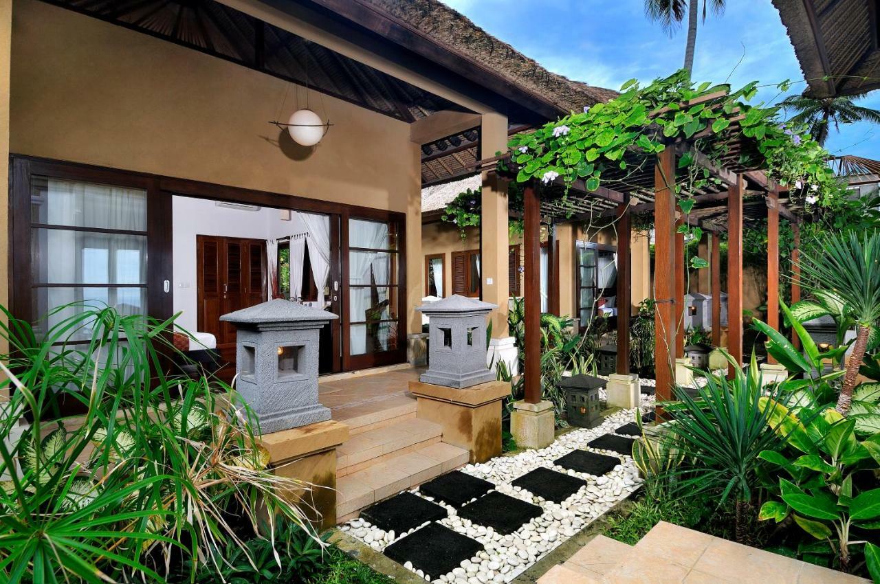 Talia Vashti - Oceanfront With Private Sea Access, Pool & Cook *