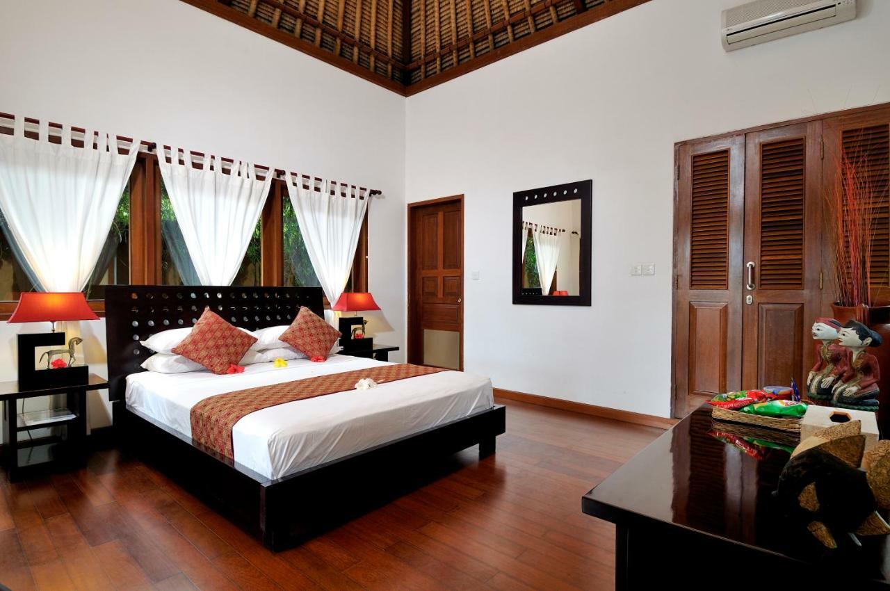 Talia Vashti - Oceanfront With Private Sea Access, Pool & Cook