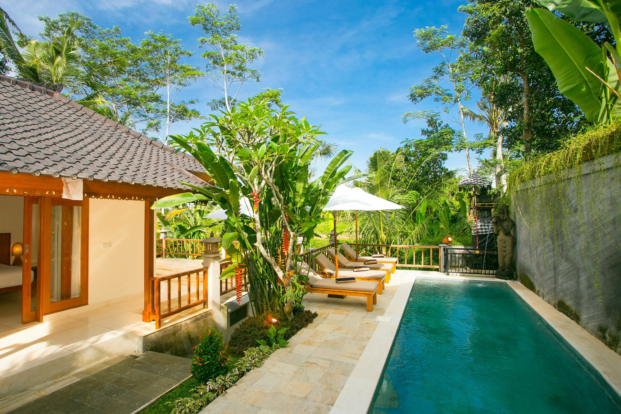 Pesantian Villa And Warung 4*