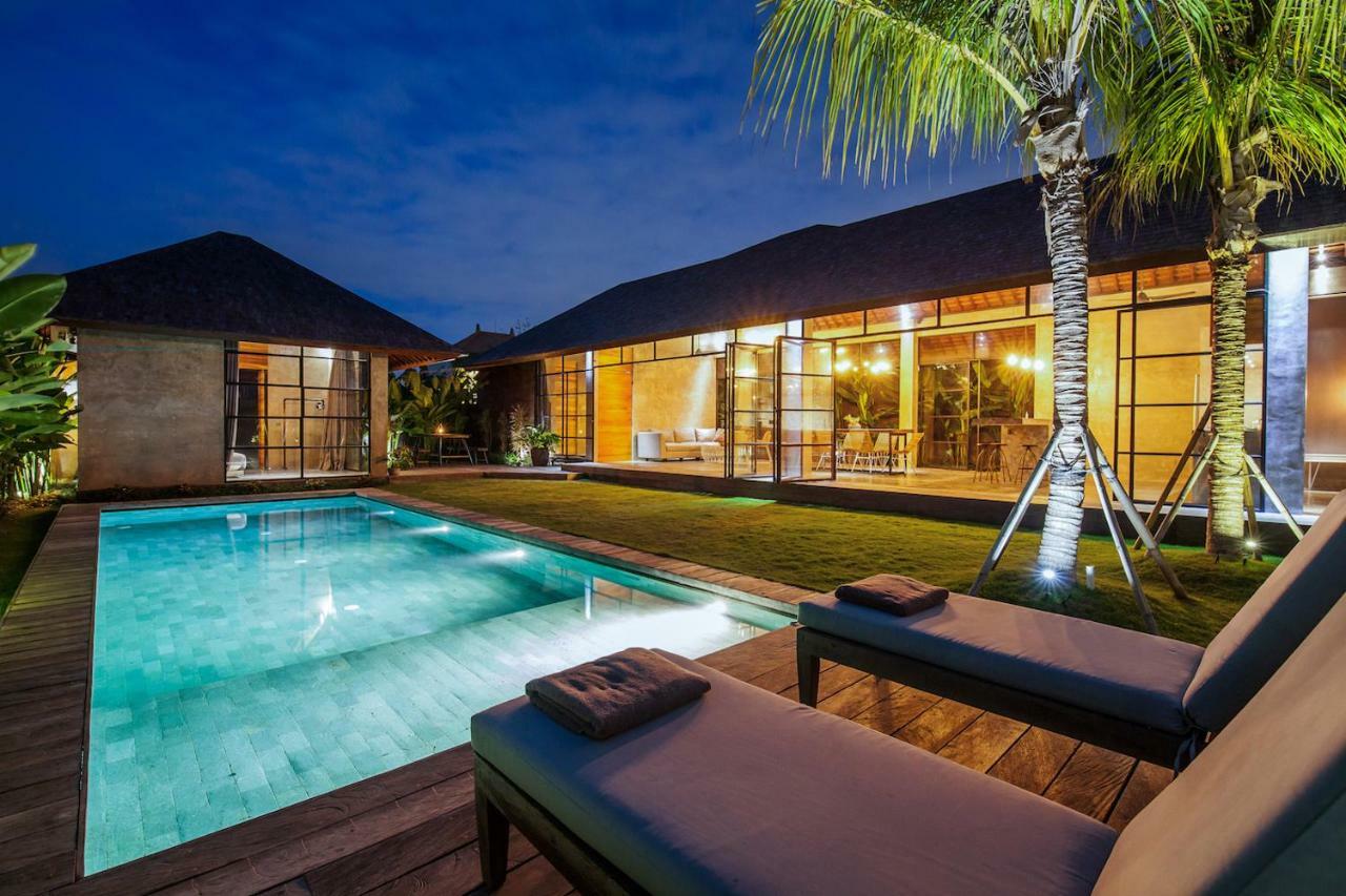 Wirtiga - Elegant 3bdr In The Heart Of Canggu!