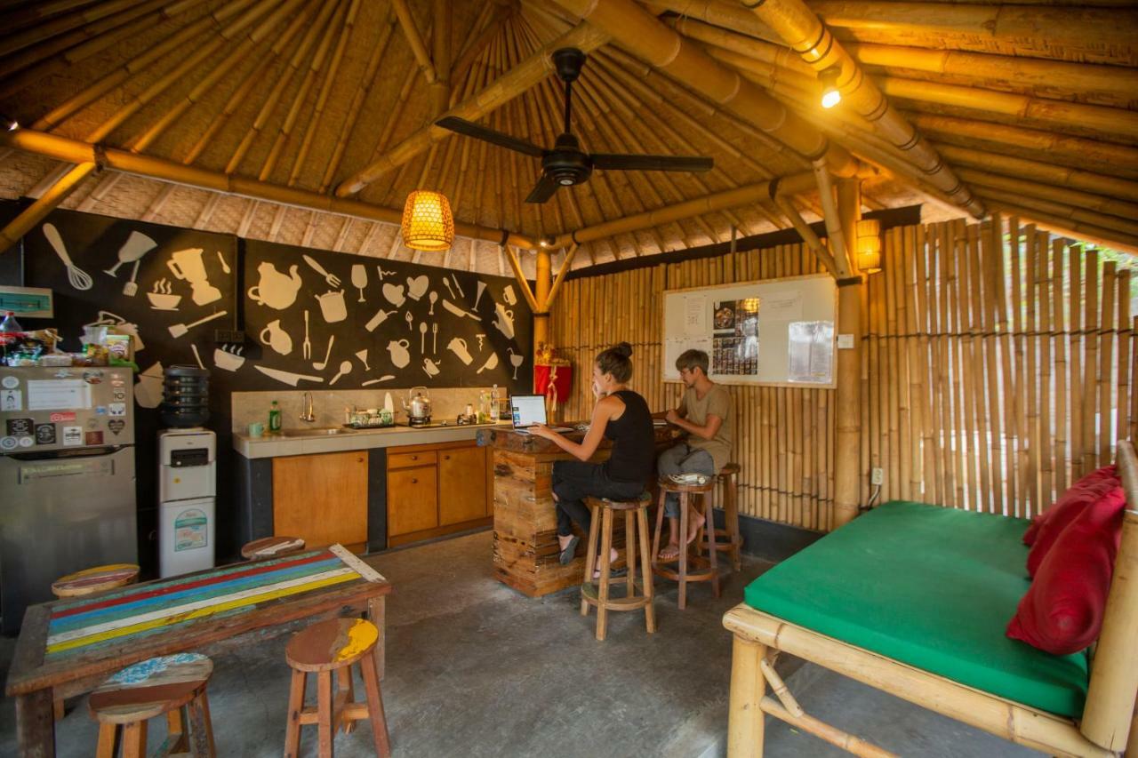 Guest house Salty Shakas Bamboo 2*