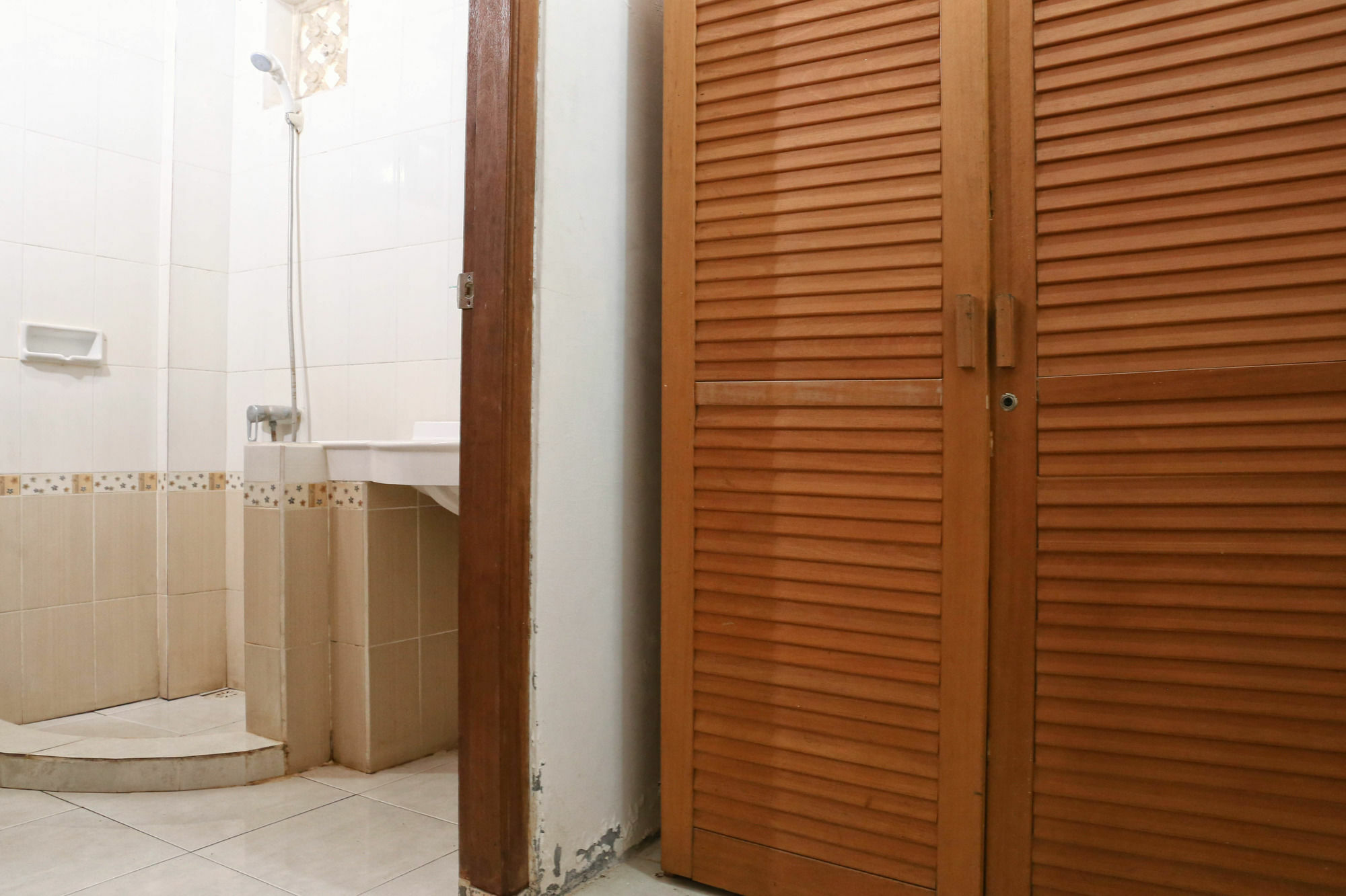 Guest house Reddoorz Near Tanjung Benoa 2*