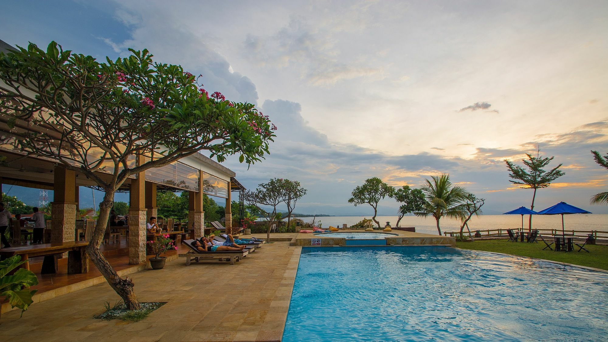 Club & 4* Lovina (Bali)