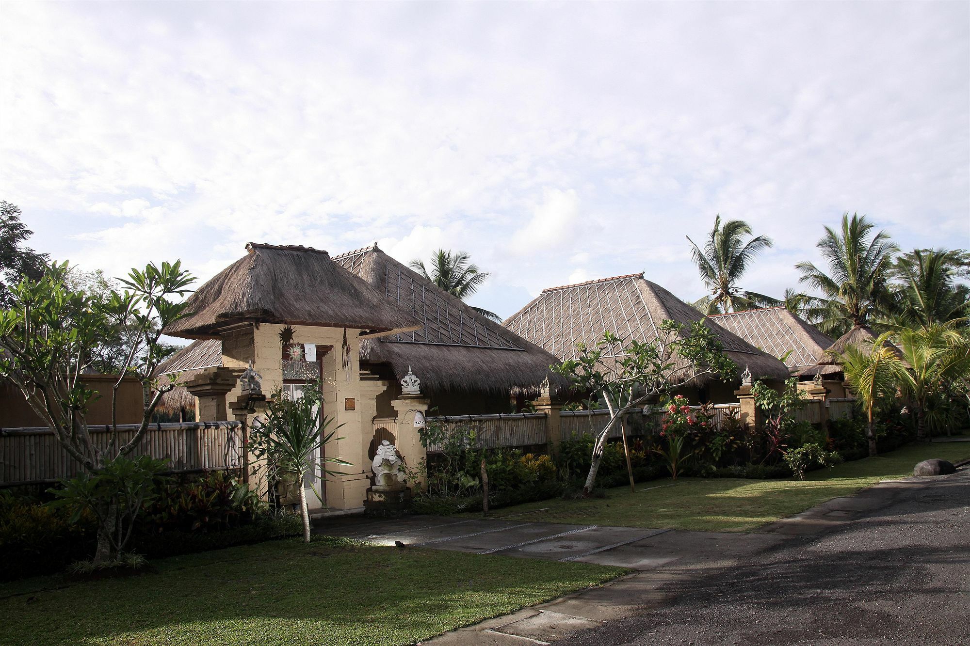 Puri Taman Sari 3*