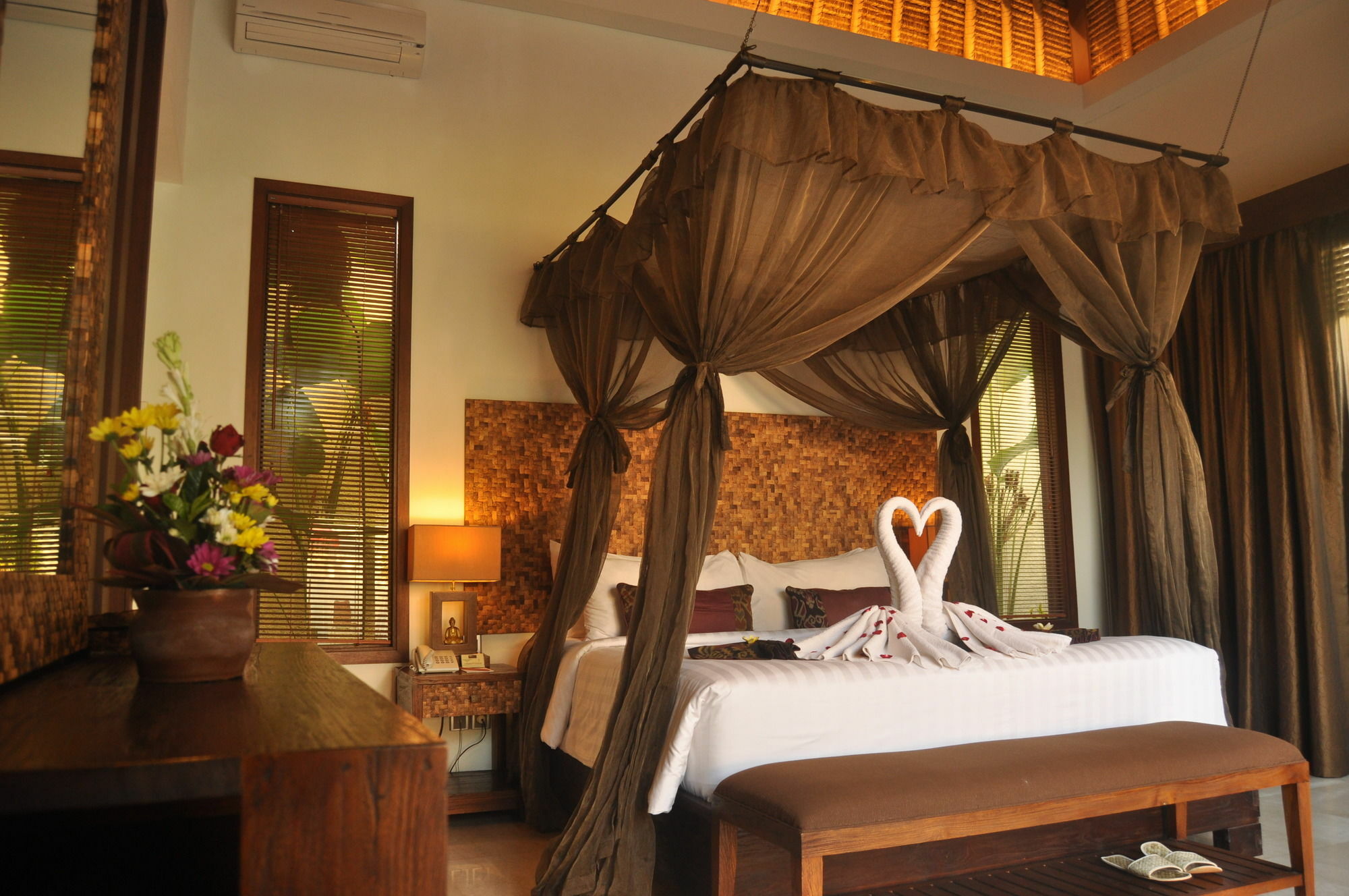 Villa Mahagiri & Dreamland *
