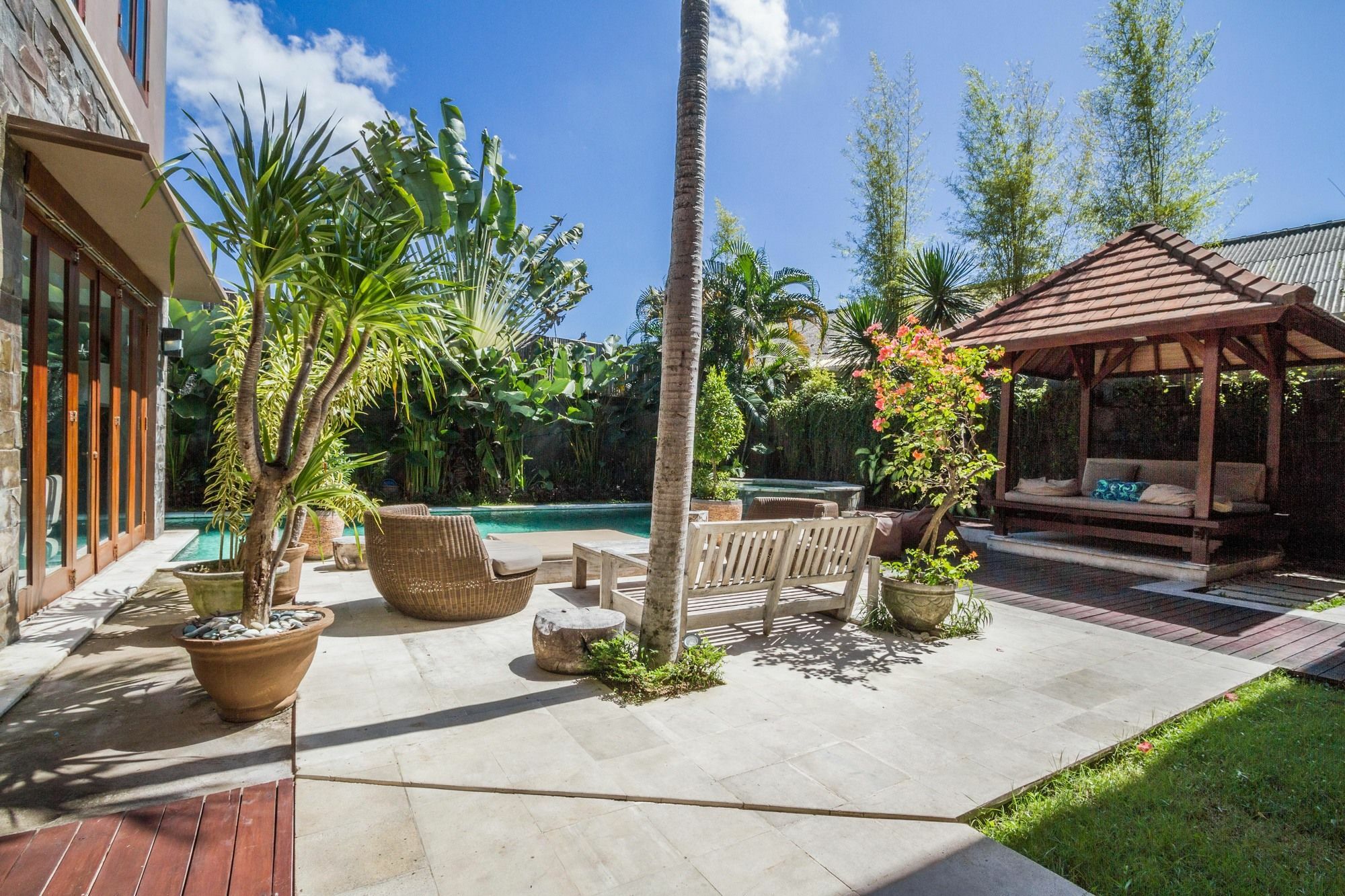Villa Martine - Fantastic 5br - Perfect Location In Seminyak (Bali)
