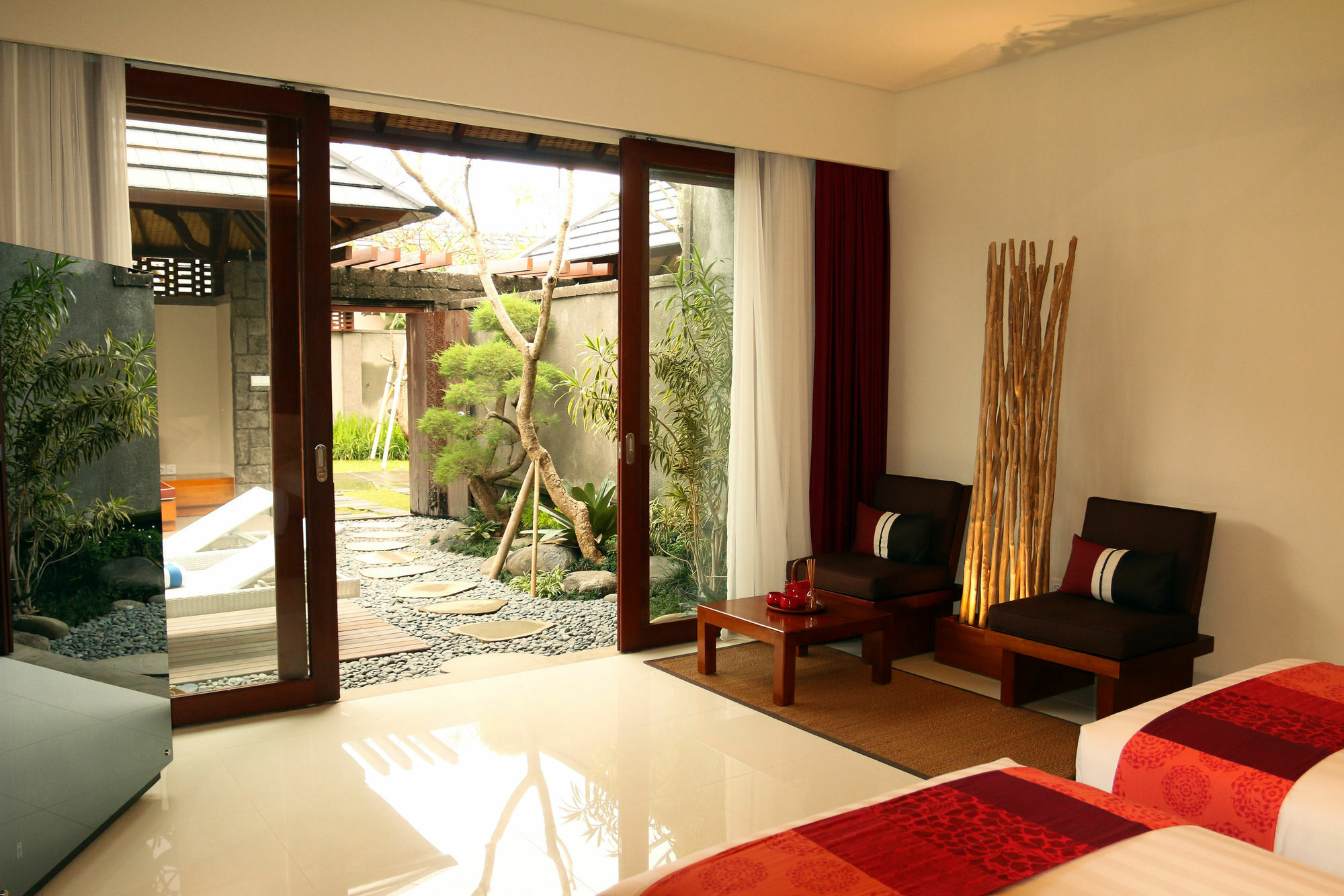 Villa Theanna And