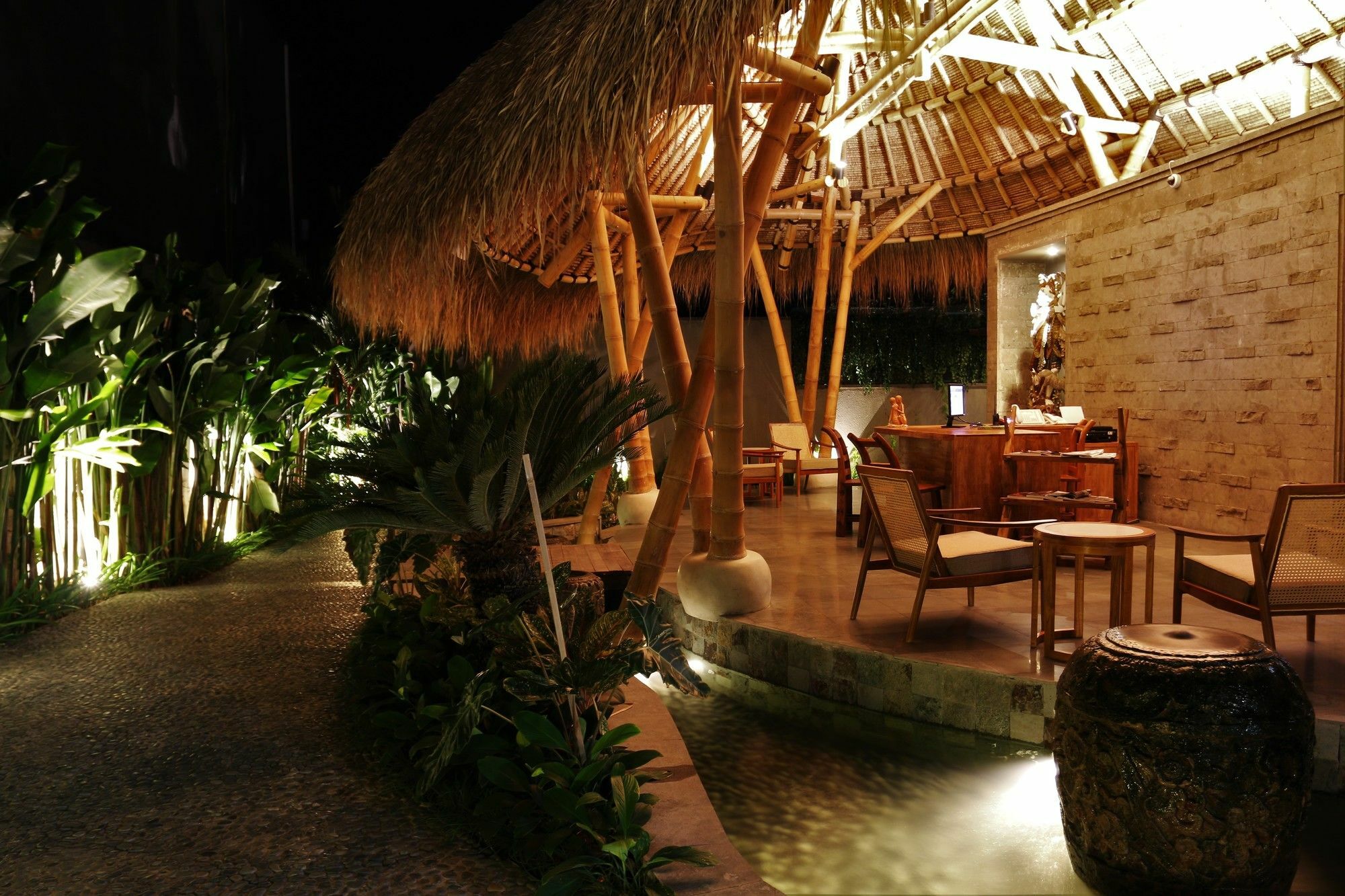 Villa Theanna And