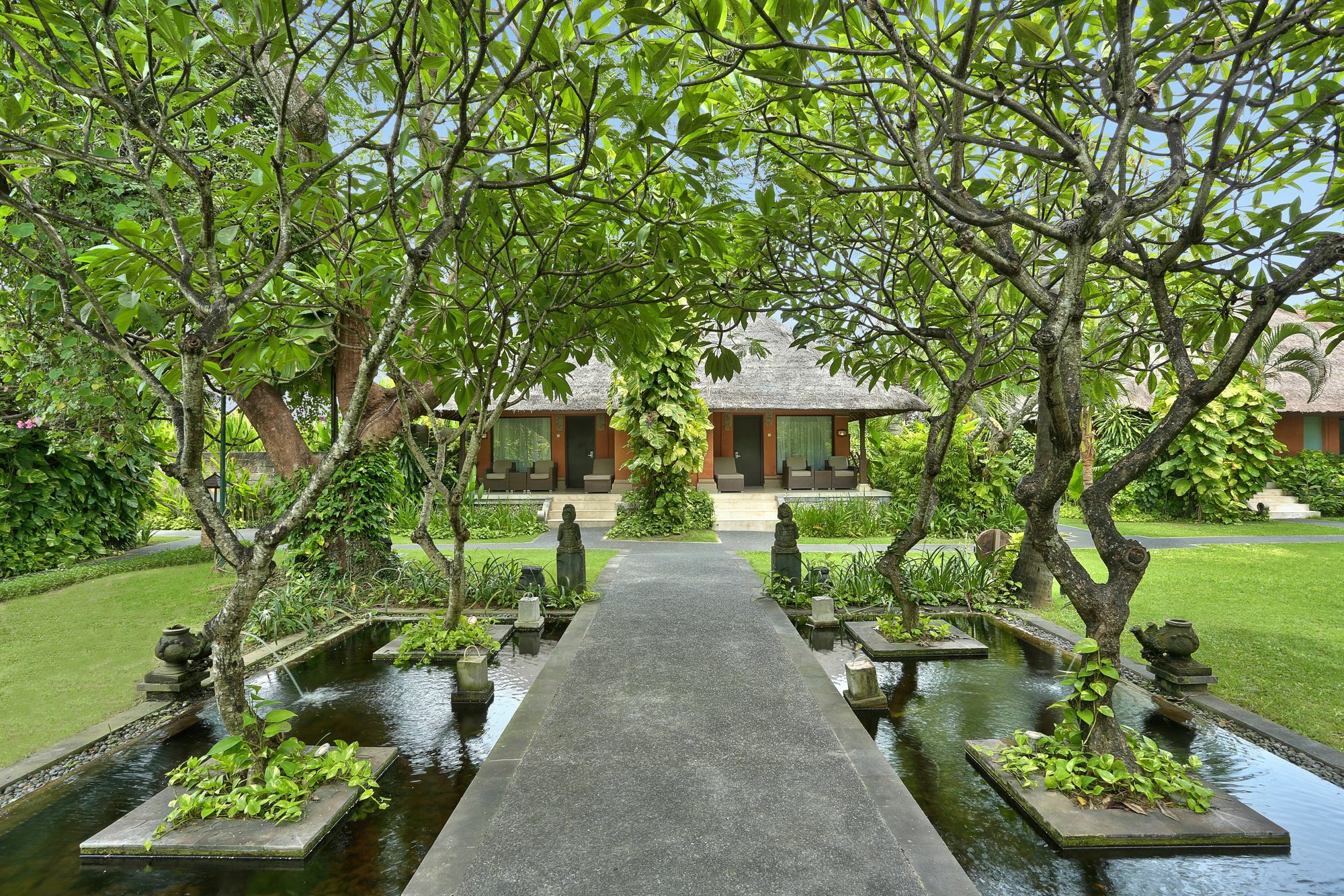 Legian Beach Villas Hotel