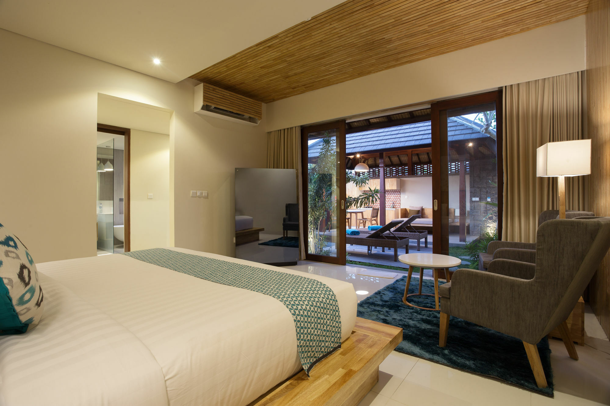 Villa Theanna And