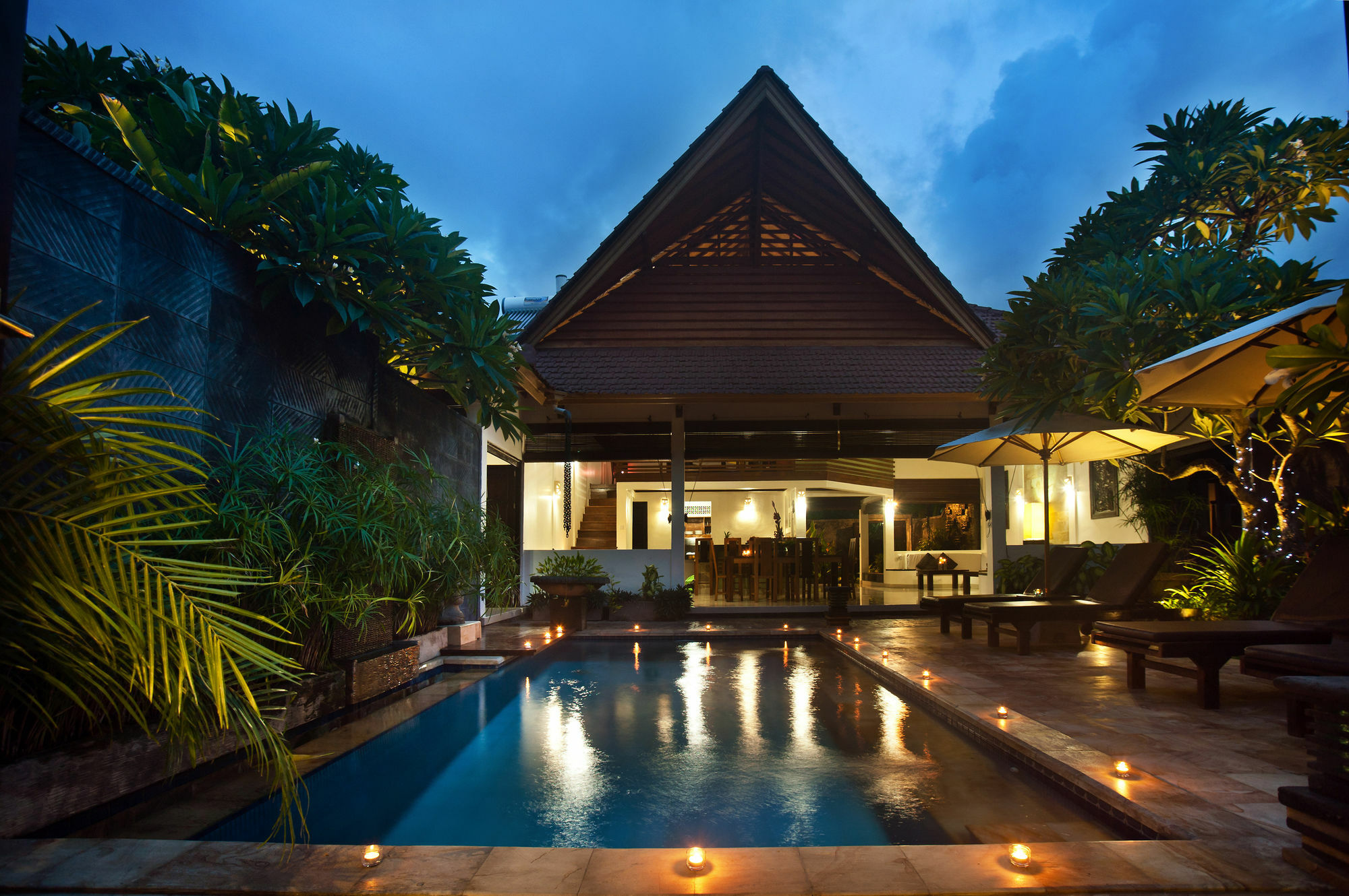 Villa Teman Lovina (Bali)