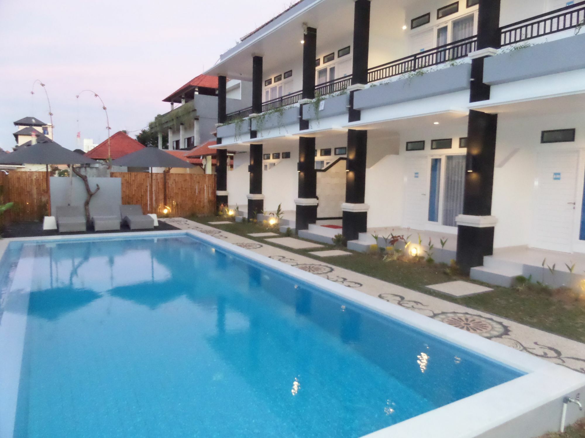 Guest house Kubu Jimbar 3*