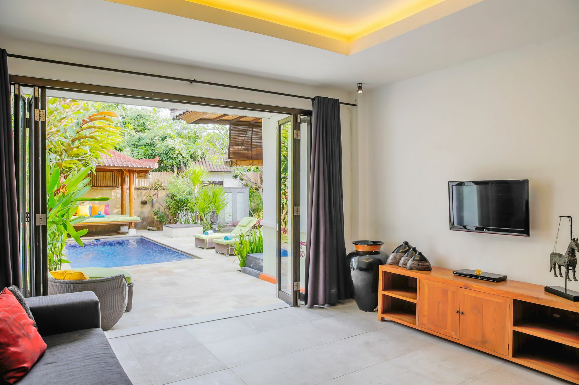Villa Bali Caviar