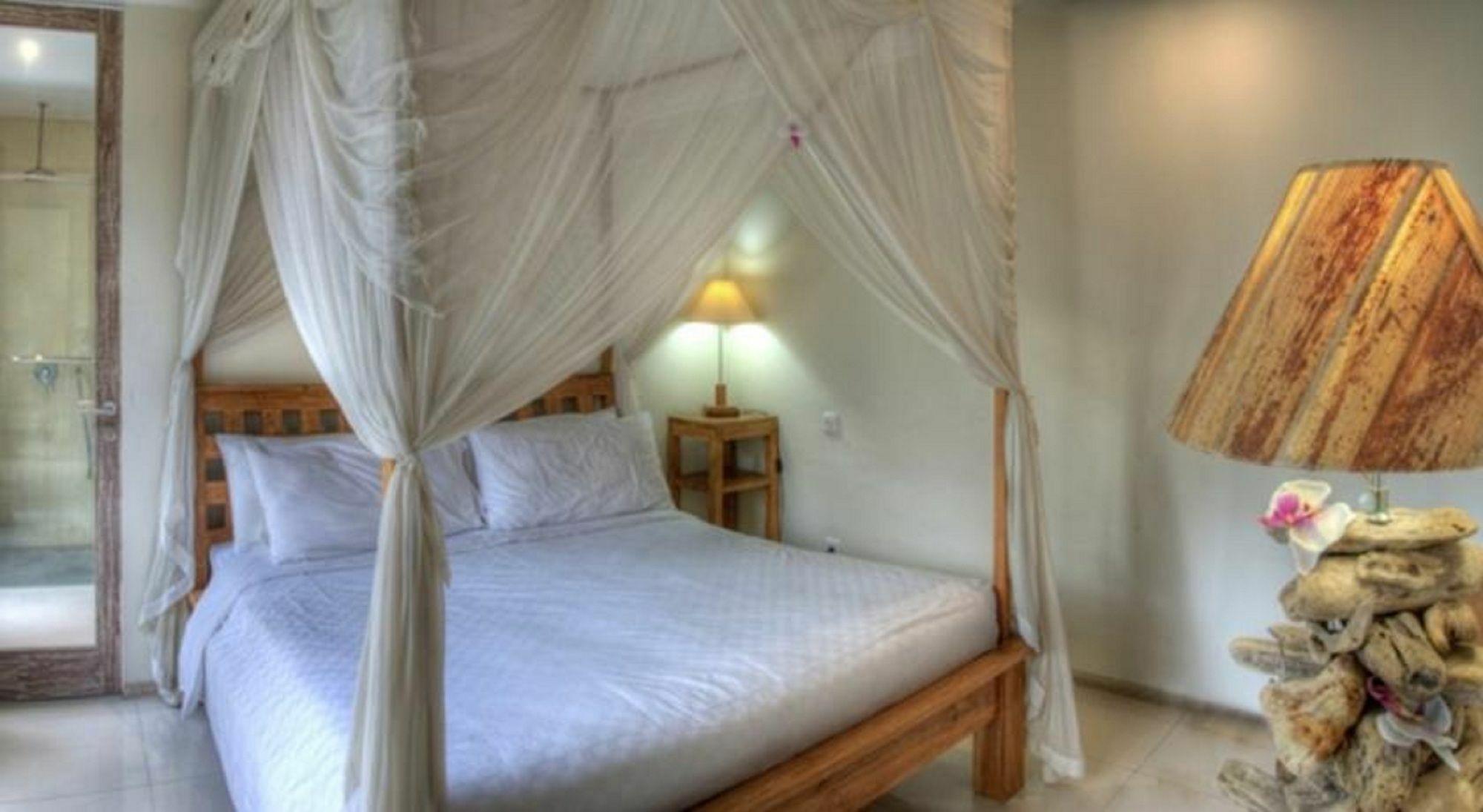 Lestari Villa *