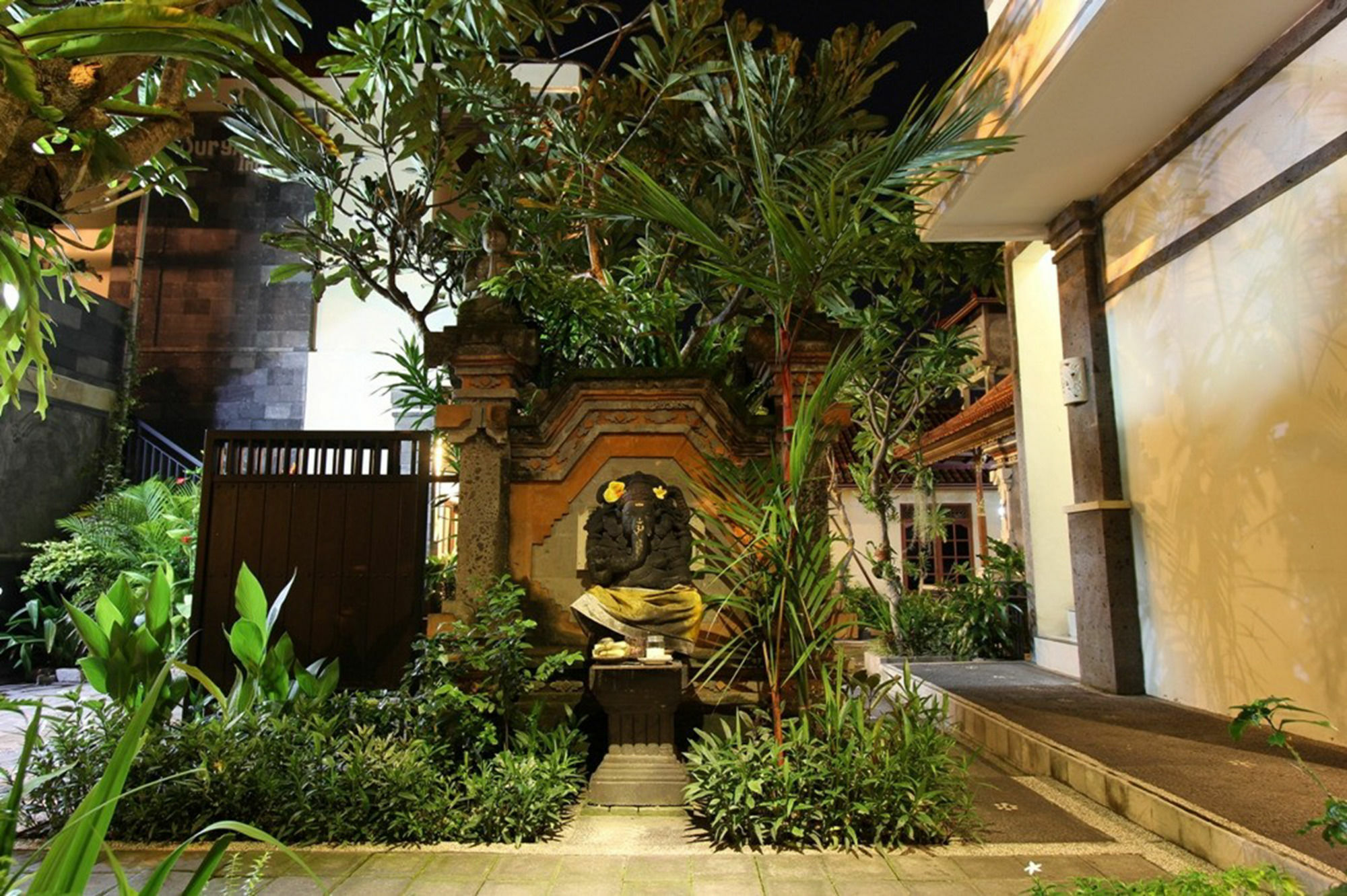 Surya Guest house *
