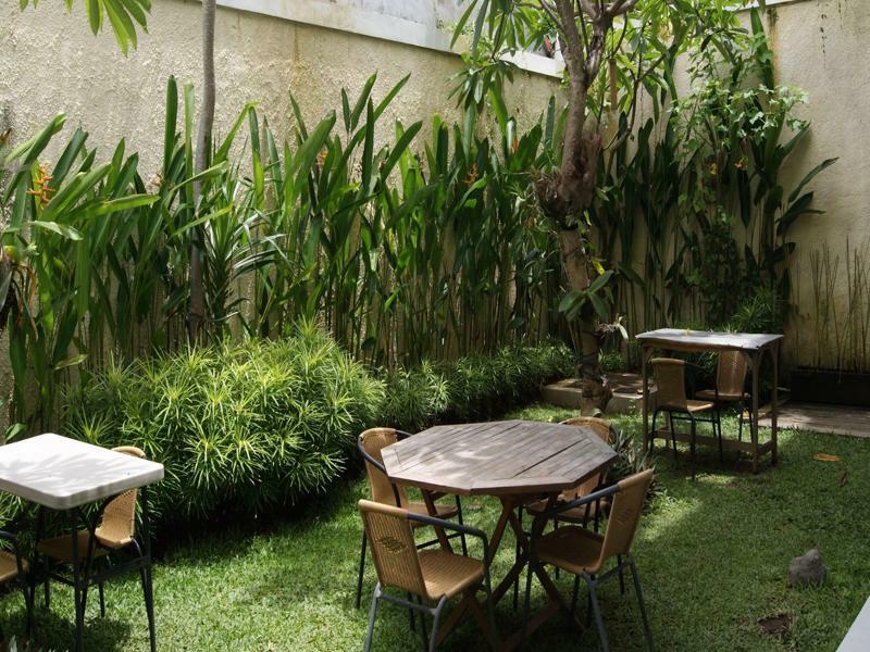 Sugiras Living Guest house