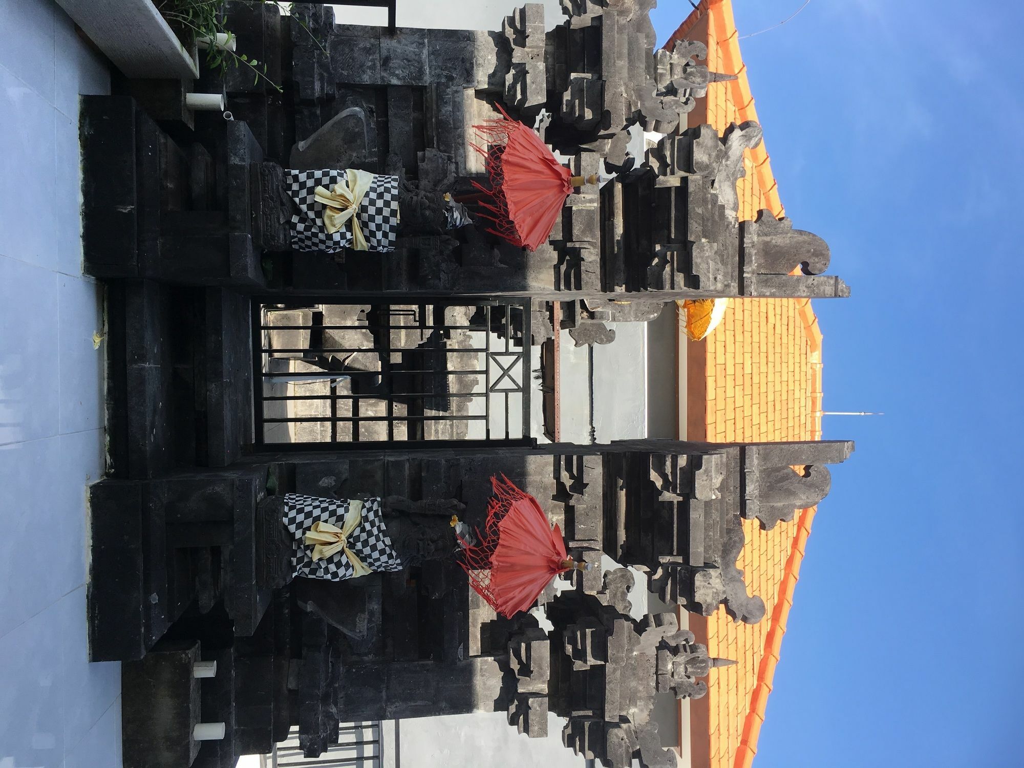 Sugiras Living Guest house 2*