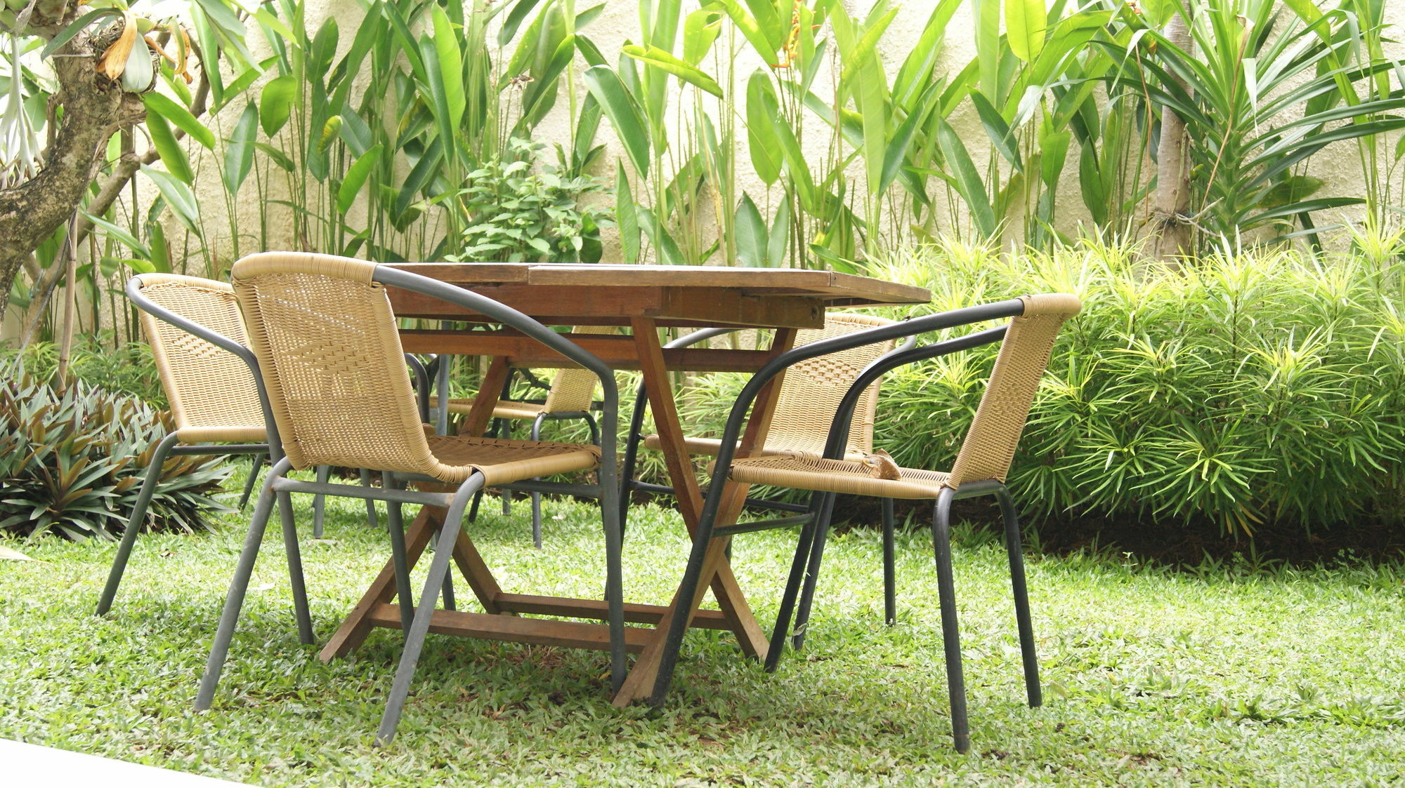 Sugiras Living Guest house