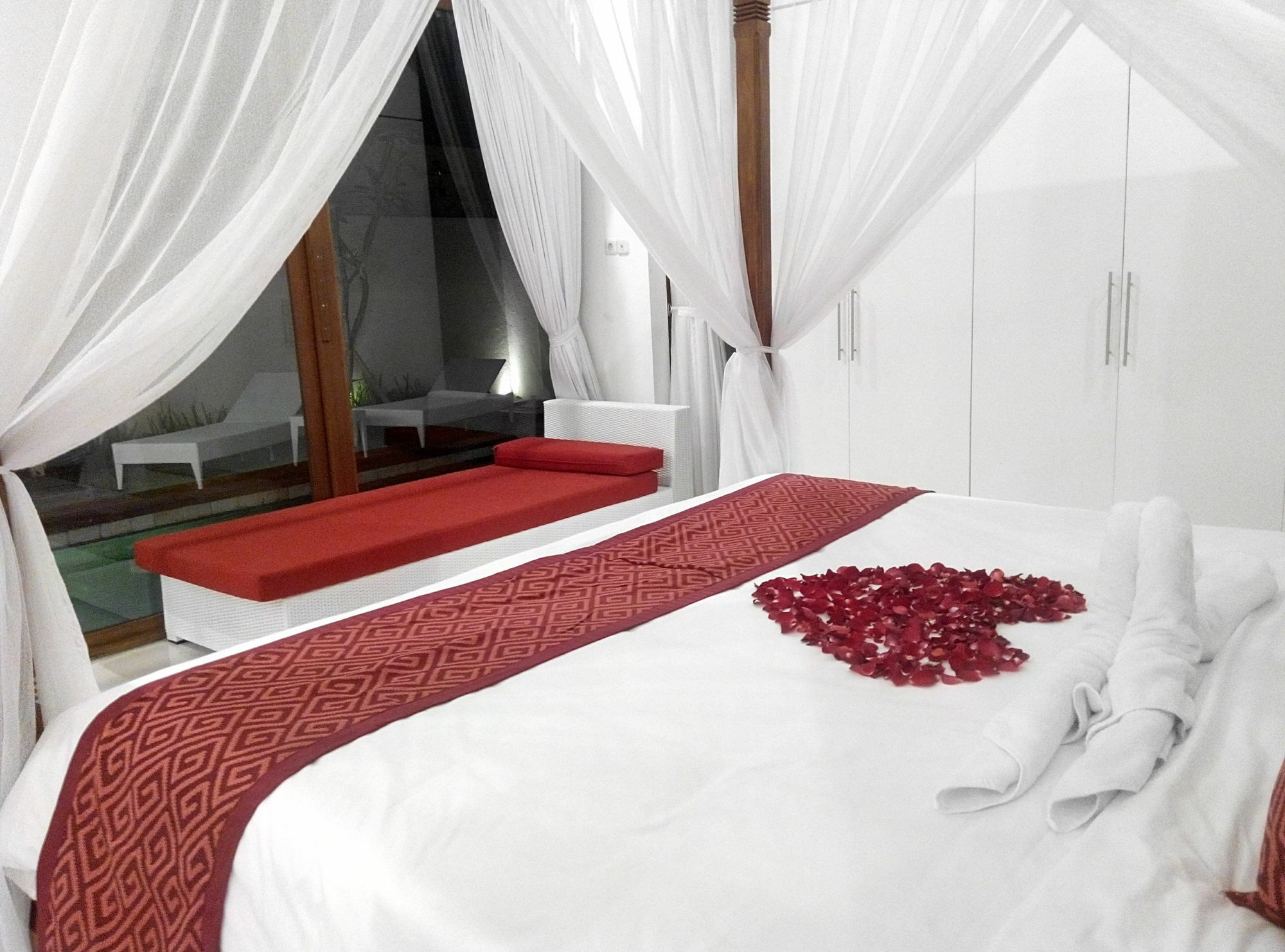 Hk Bali * Legian (Bali)