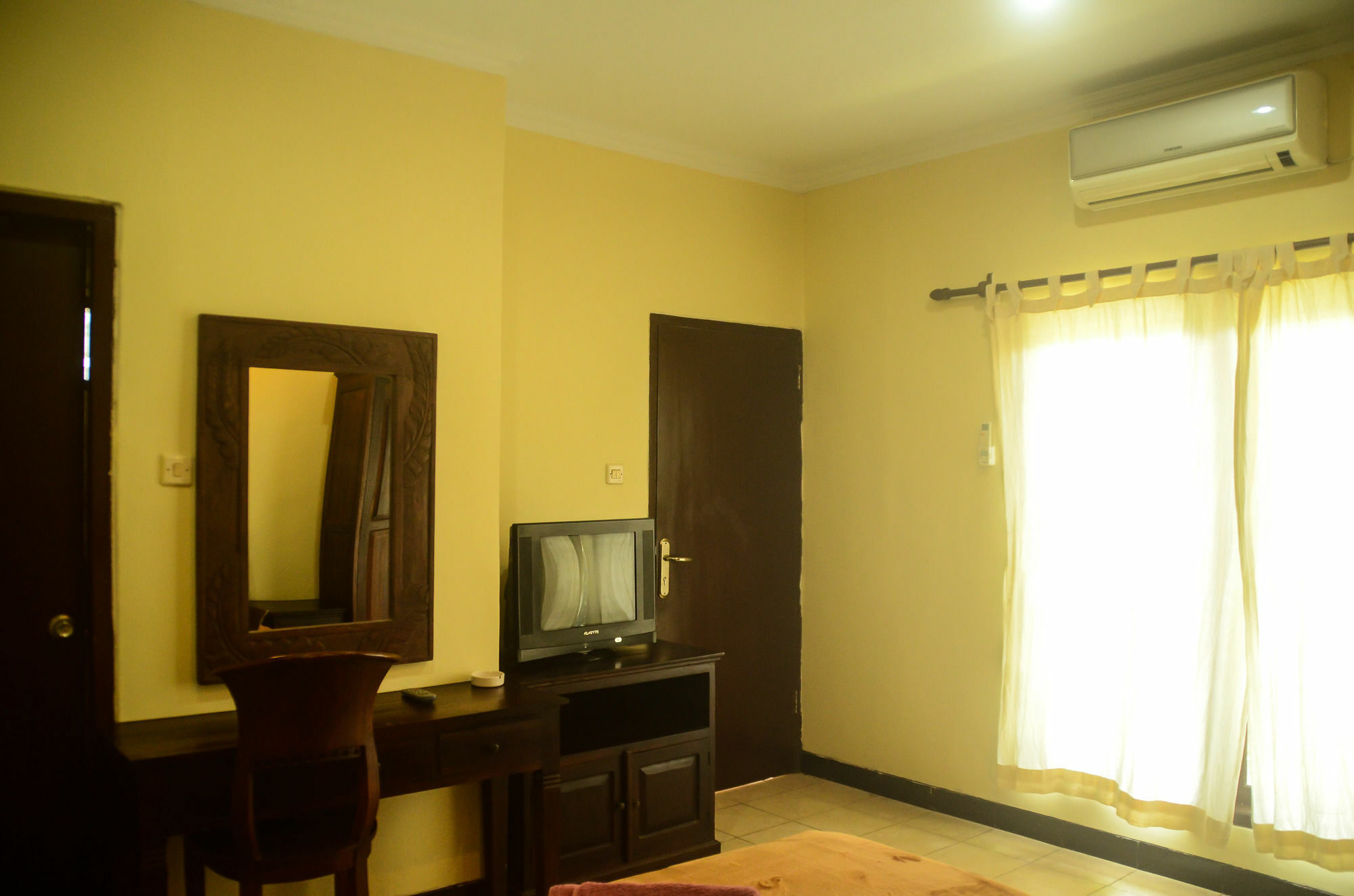 Oyo 1654 Maha Bharata Kuta Hotel