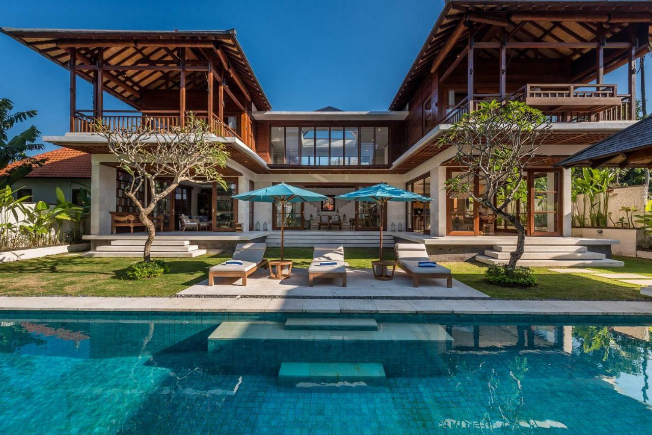 Rusa Biru - Modern With Private Pool And Cook In The Heart Of Berawa Villa