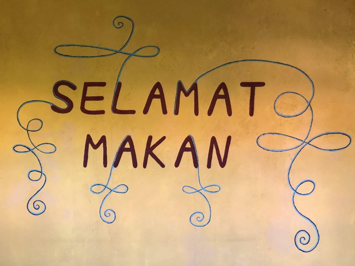 Taman Ayu 4*