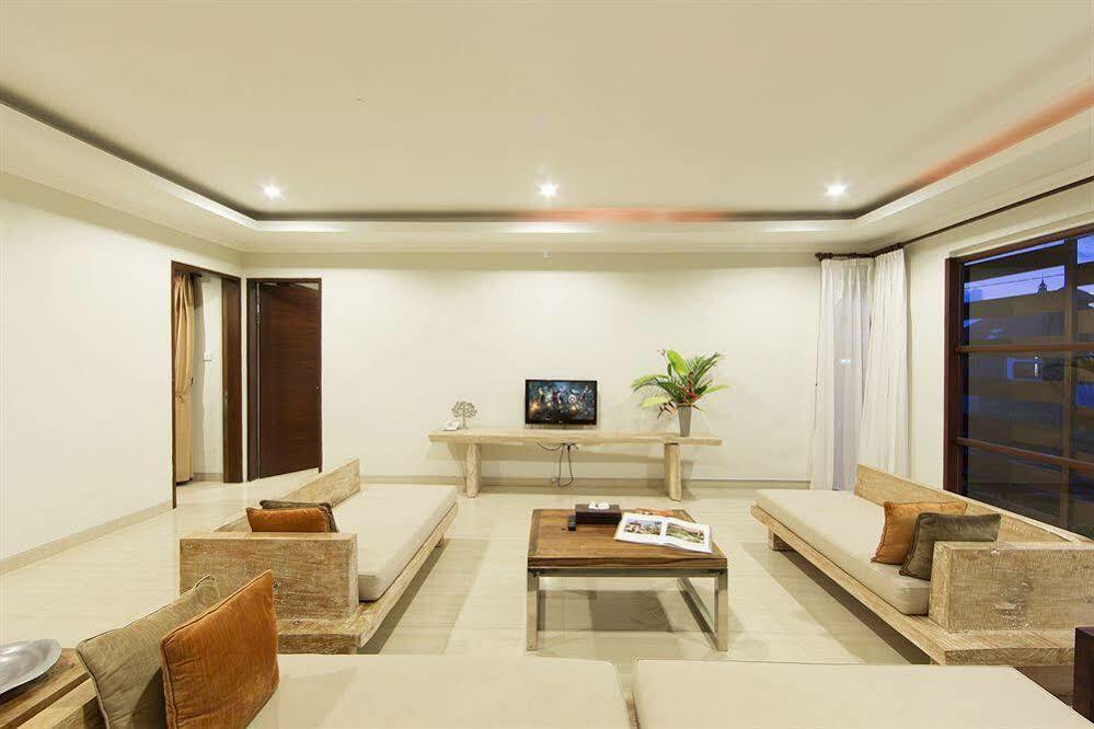 White Lotus Seminyak (Bali)