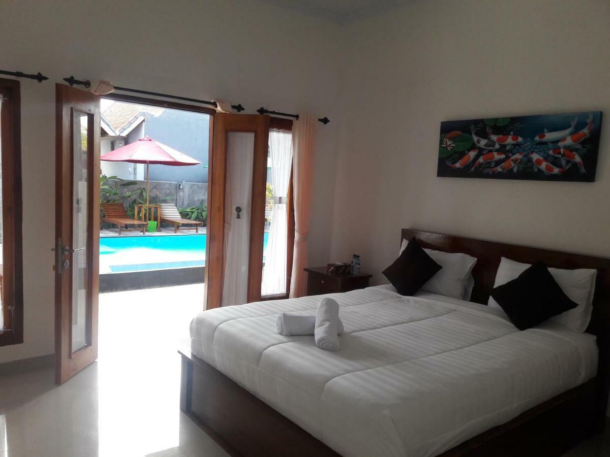 Miko Bali Rumah pedesaan