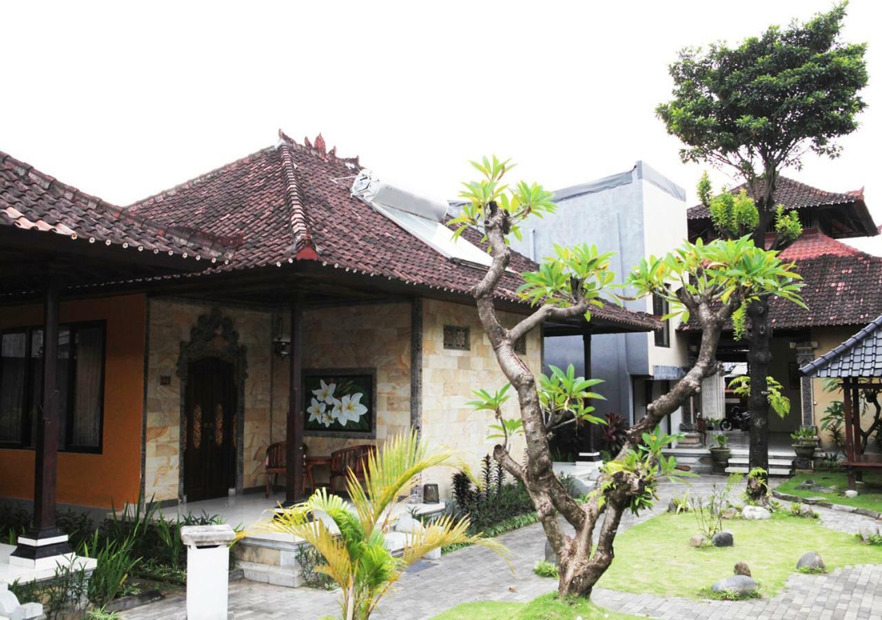 Hotel Taman Sari 3*
