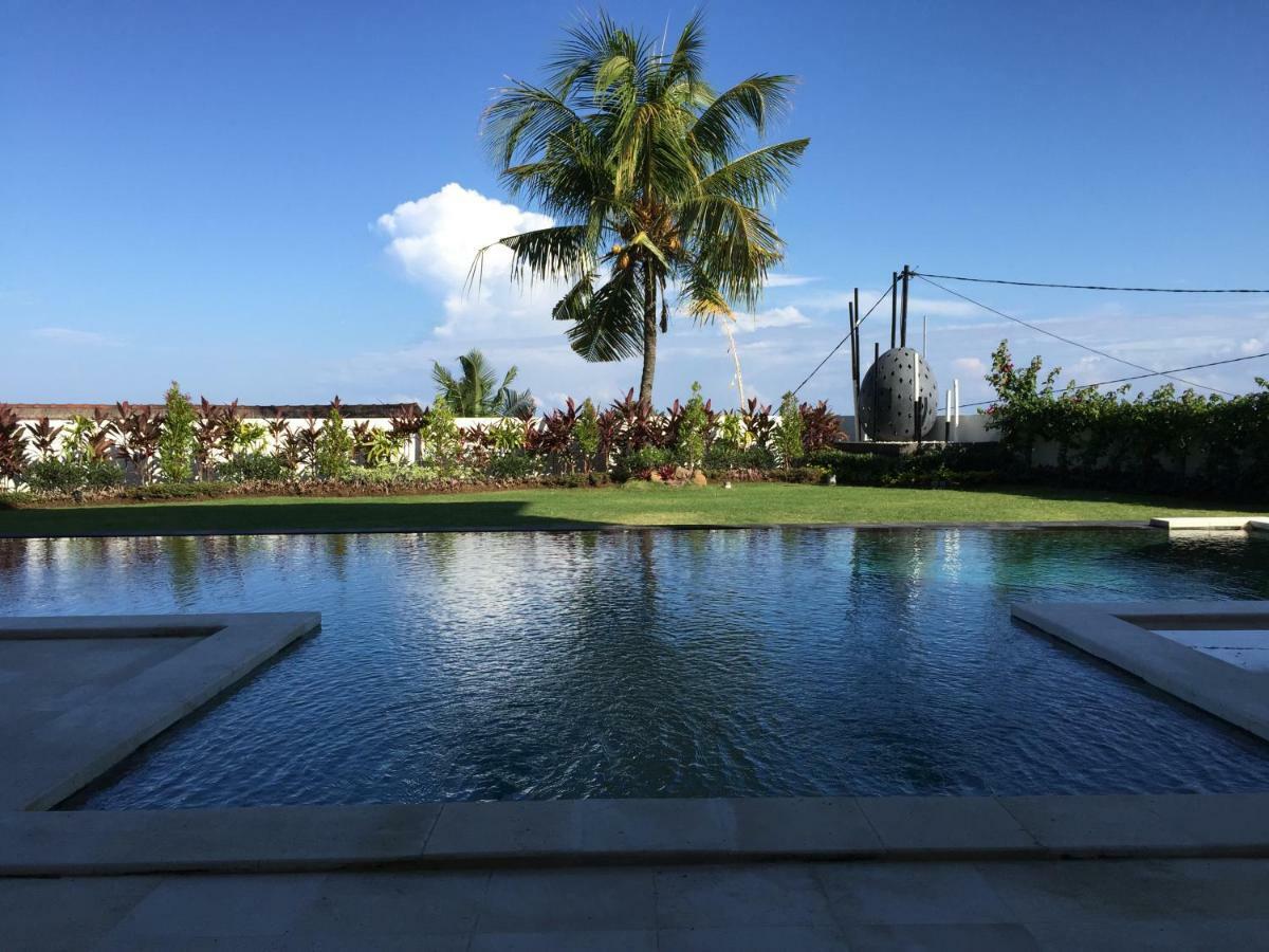 Villa Putih *
