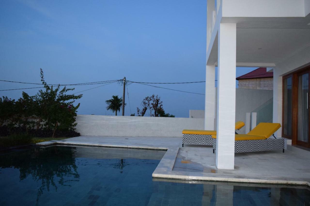 Villa Putih *