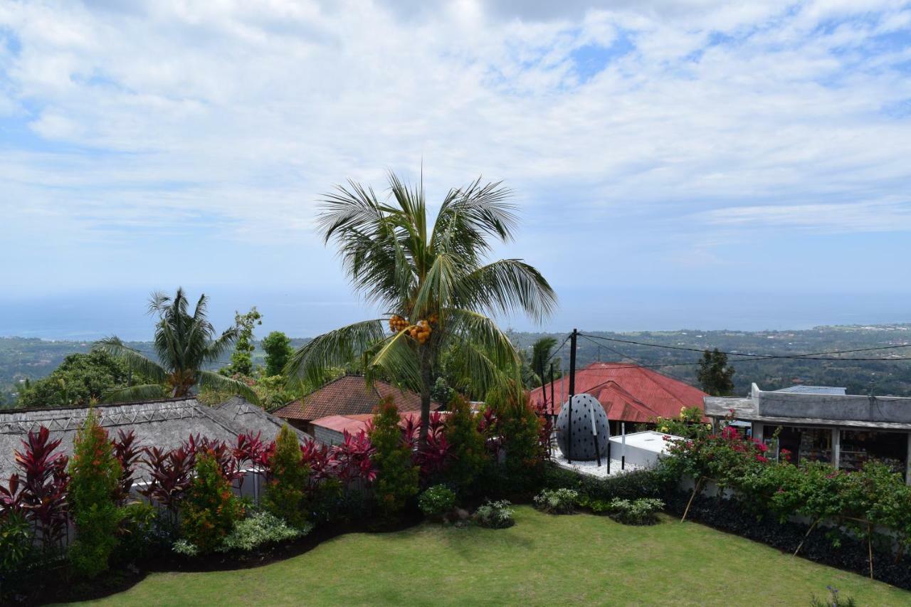 Putih Villa Lovina (Bali)