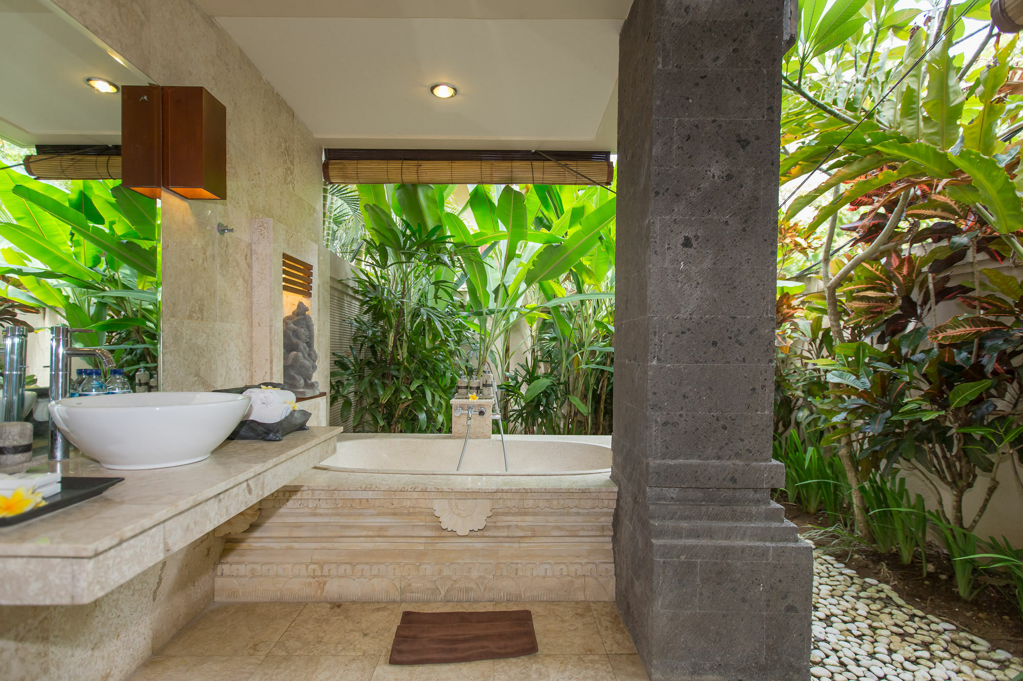 Lidwina By Nagisa Bali Villa *