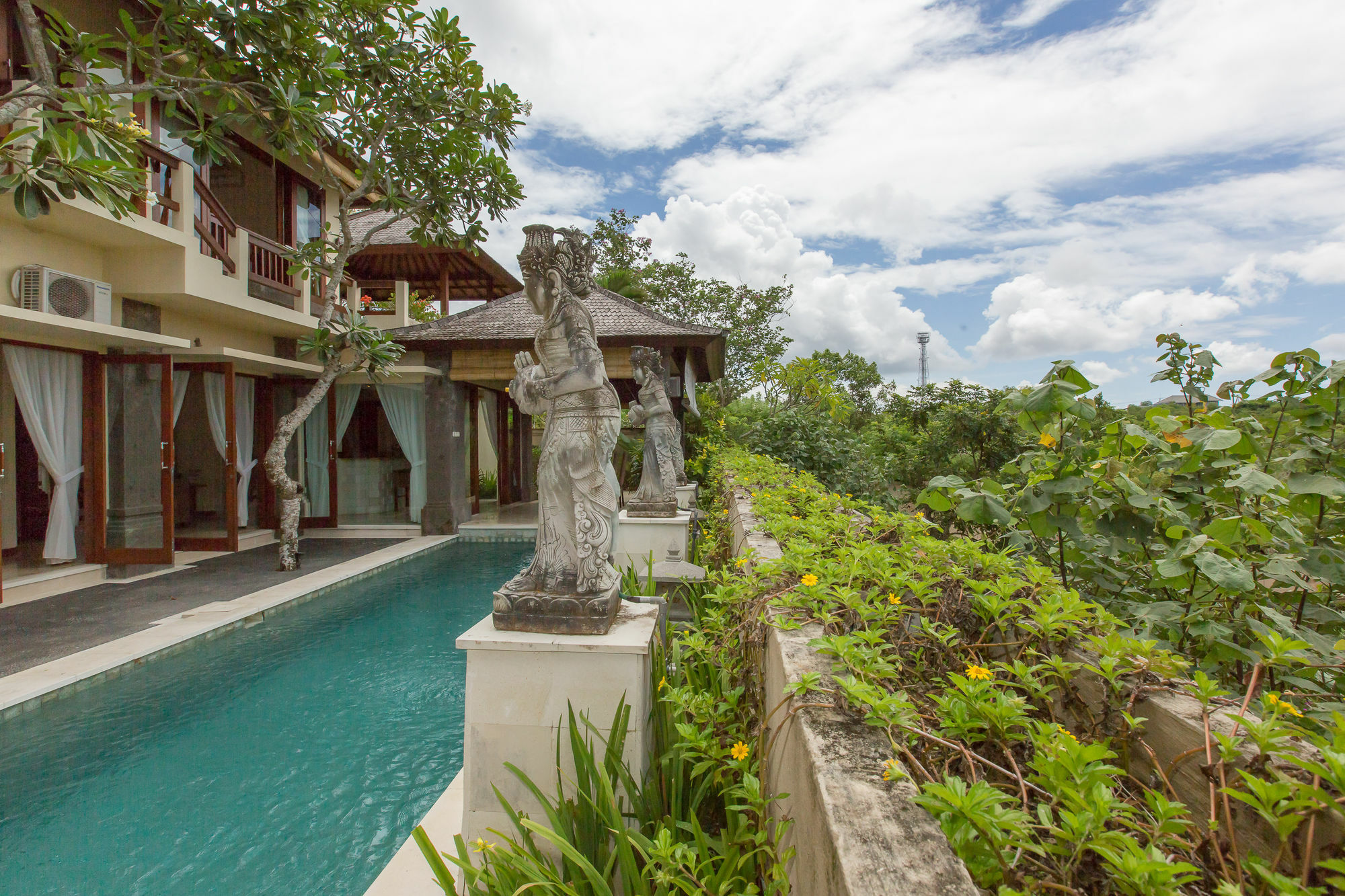 Lidwina By Nagisa Bali * Uluwatu (Bali)