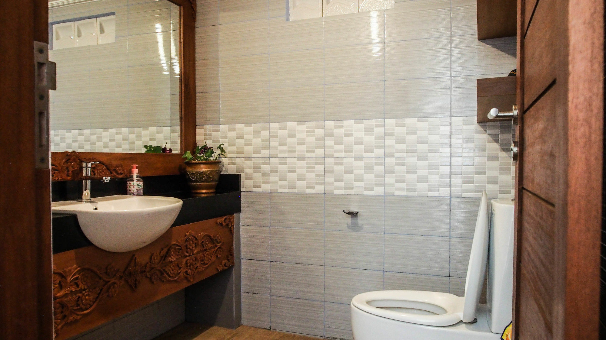 Lebak Nelayan Guest house 4*