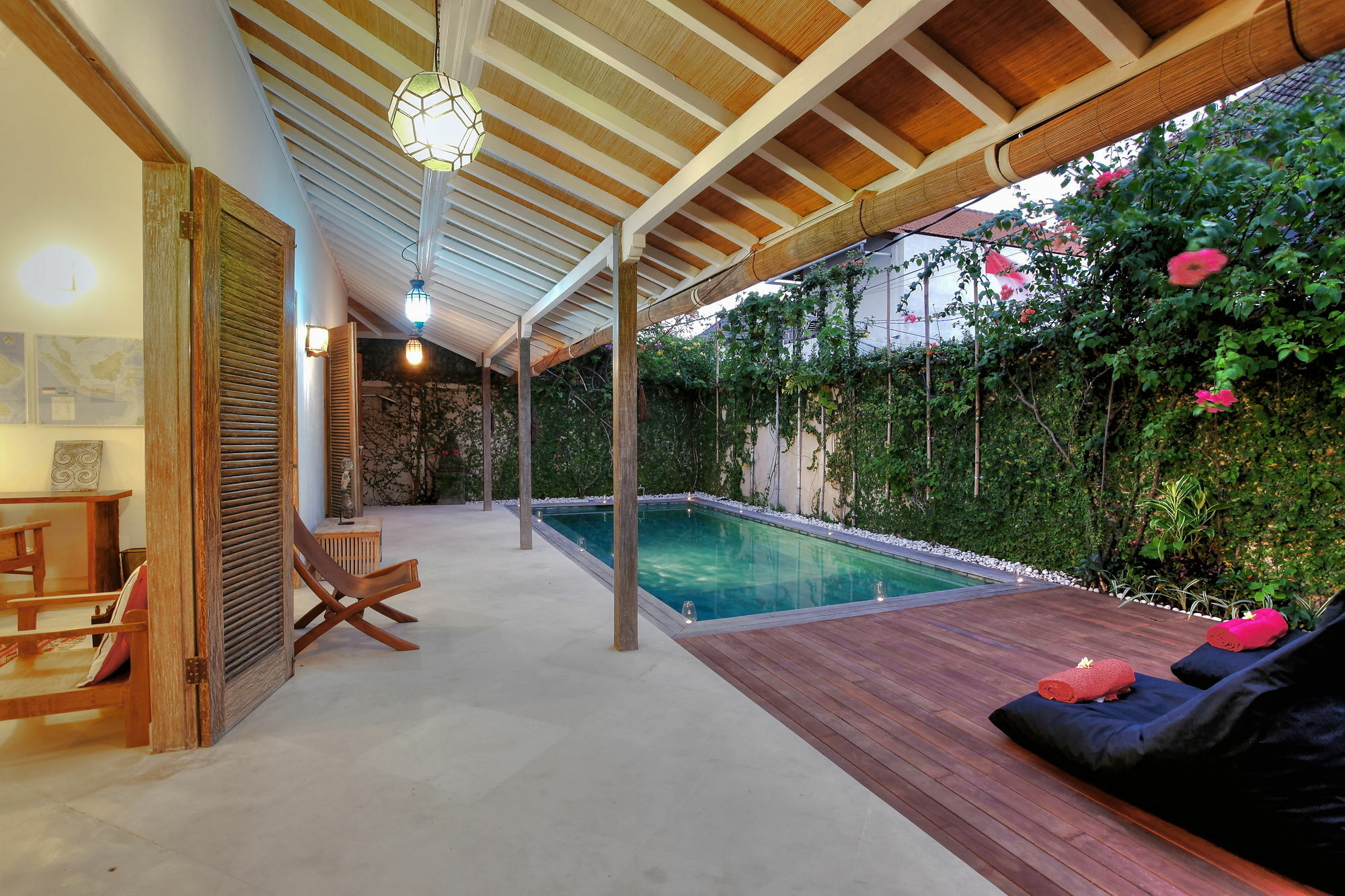 007 Villa *