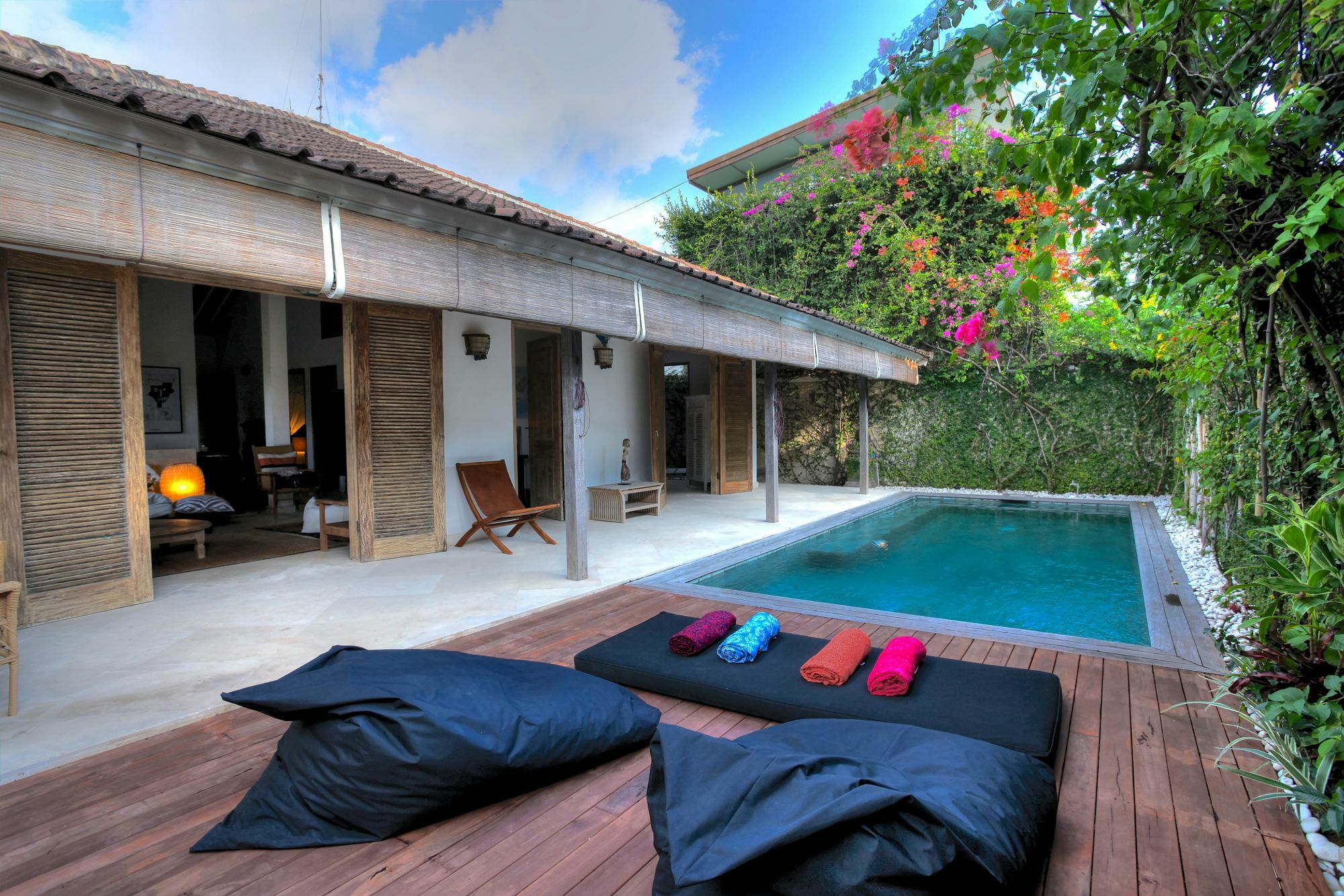 007 Villa *