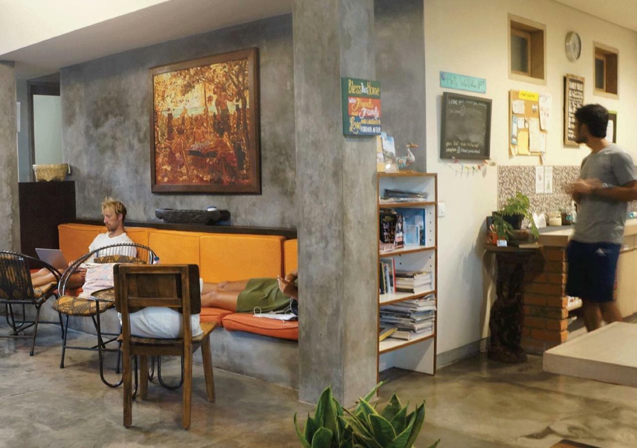 Hostel Bread And Jam Kuta (Bali)