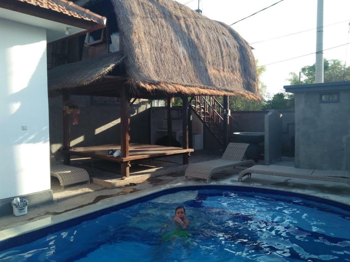Izaac's Bed & Breakfast Lovina (Bali)