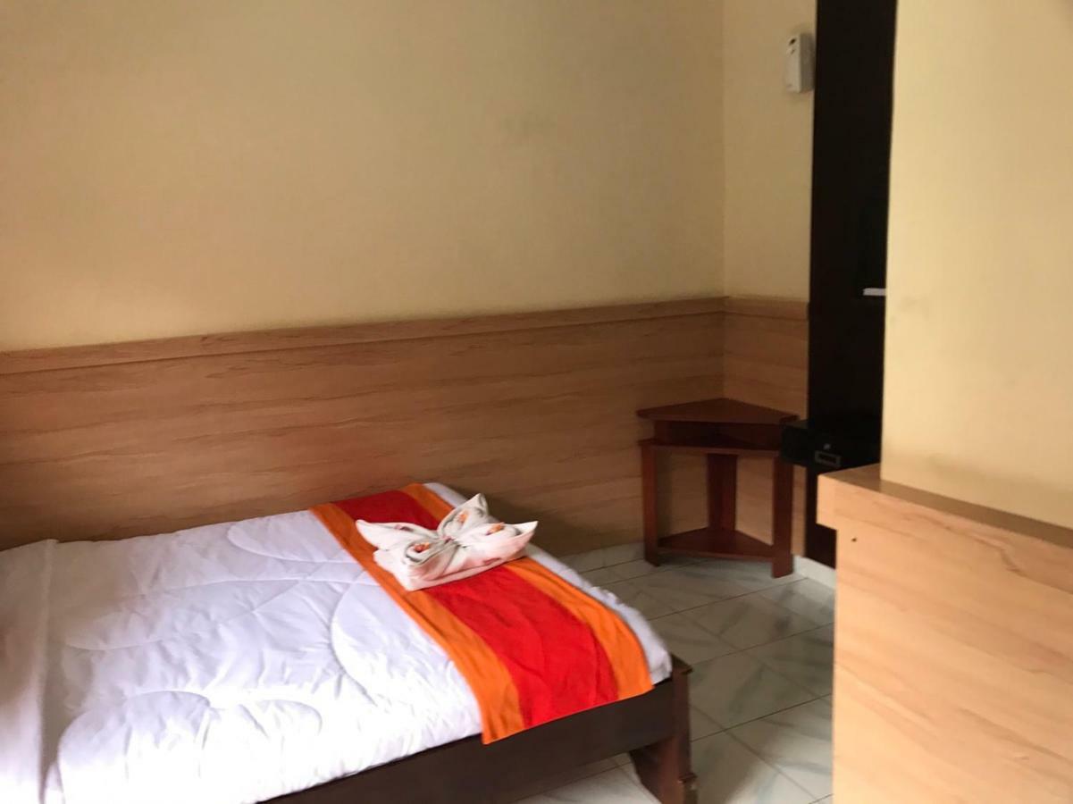 Agus Wisma tamu