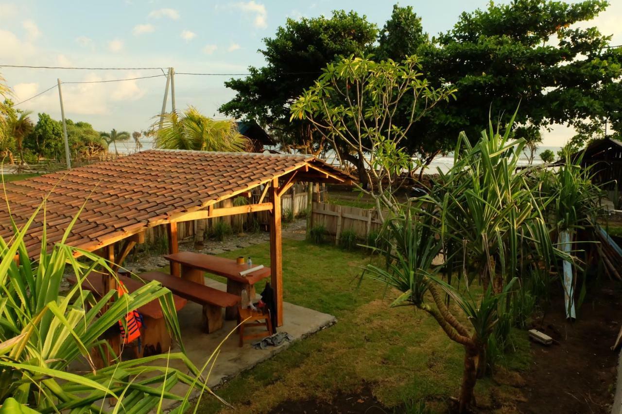 Guest house The Nyamo Surf & Pulukan