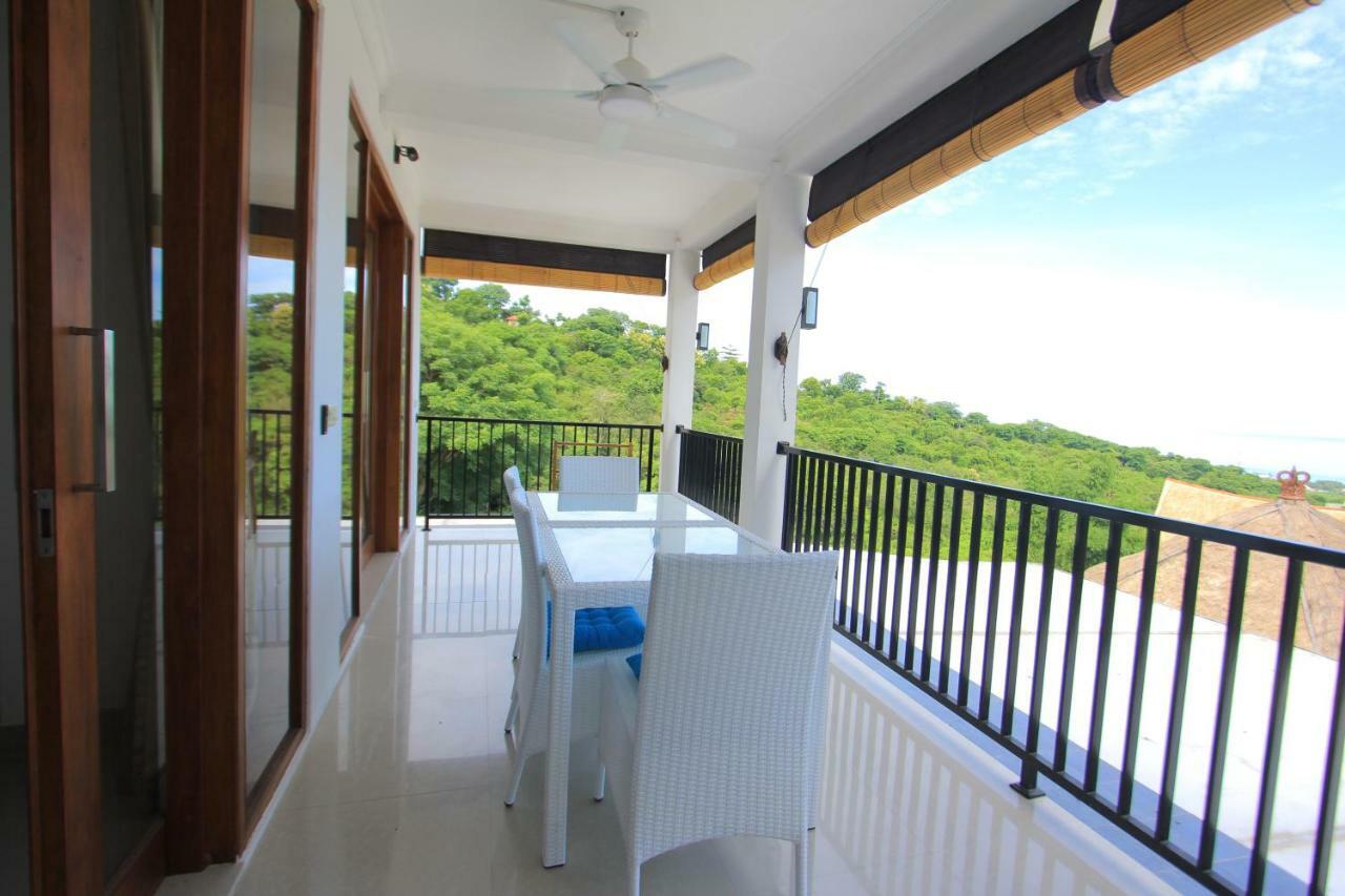 Villa Rinisha Rumah Senja Temukus