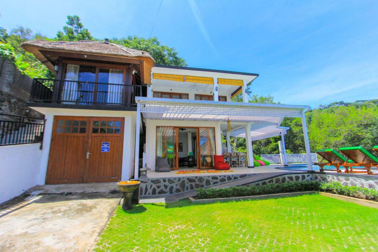 Rinisha Rumah Senja Temukus Villa *