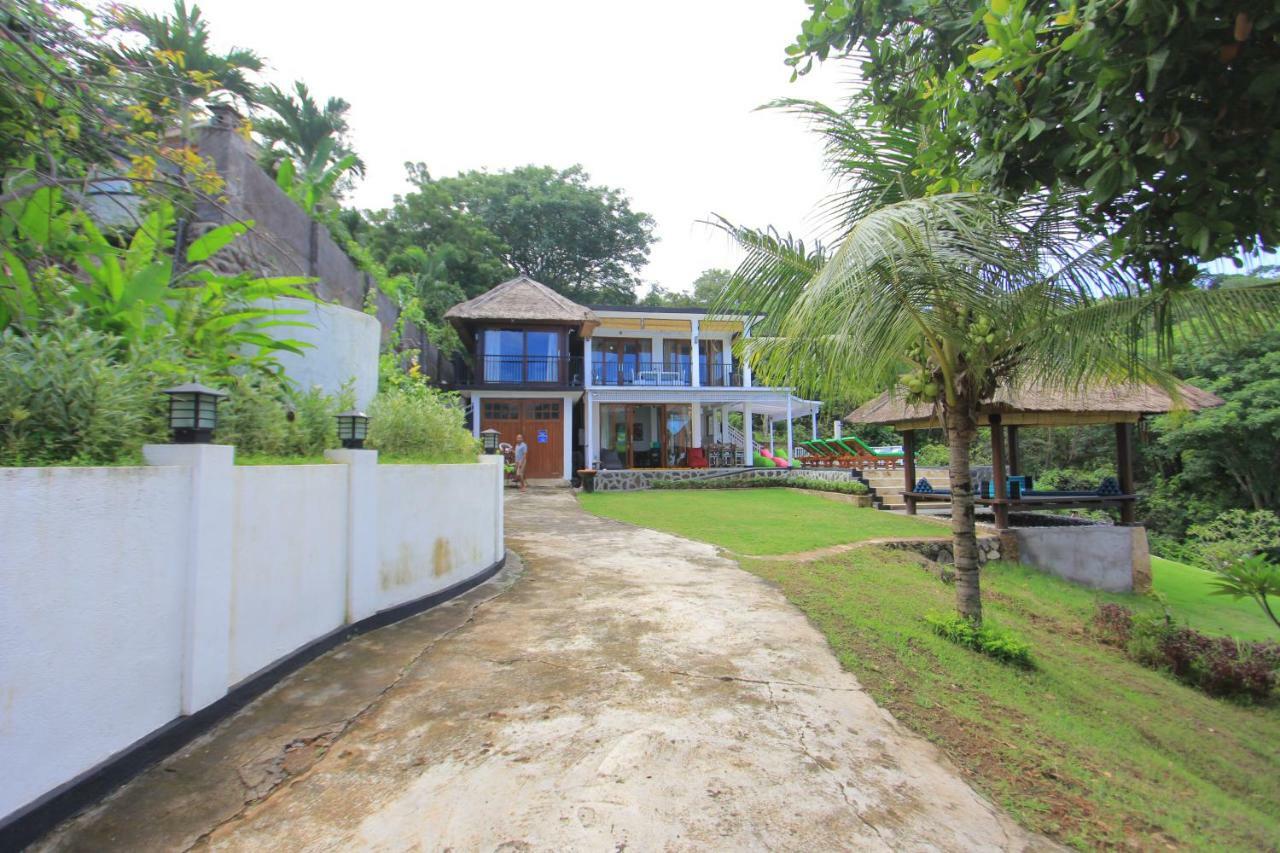 Rinisha Rumah Senja Temukus Lovina (Bali)